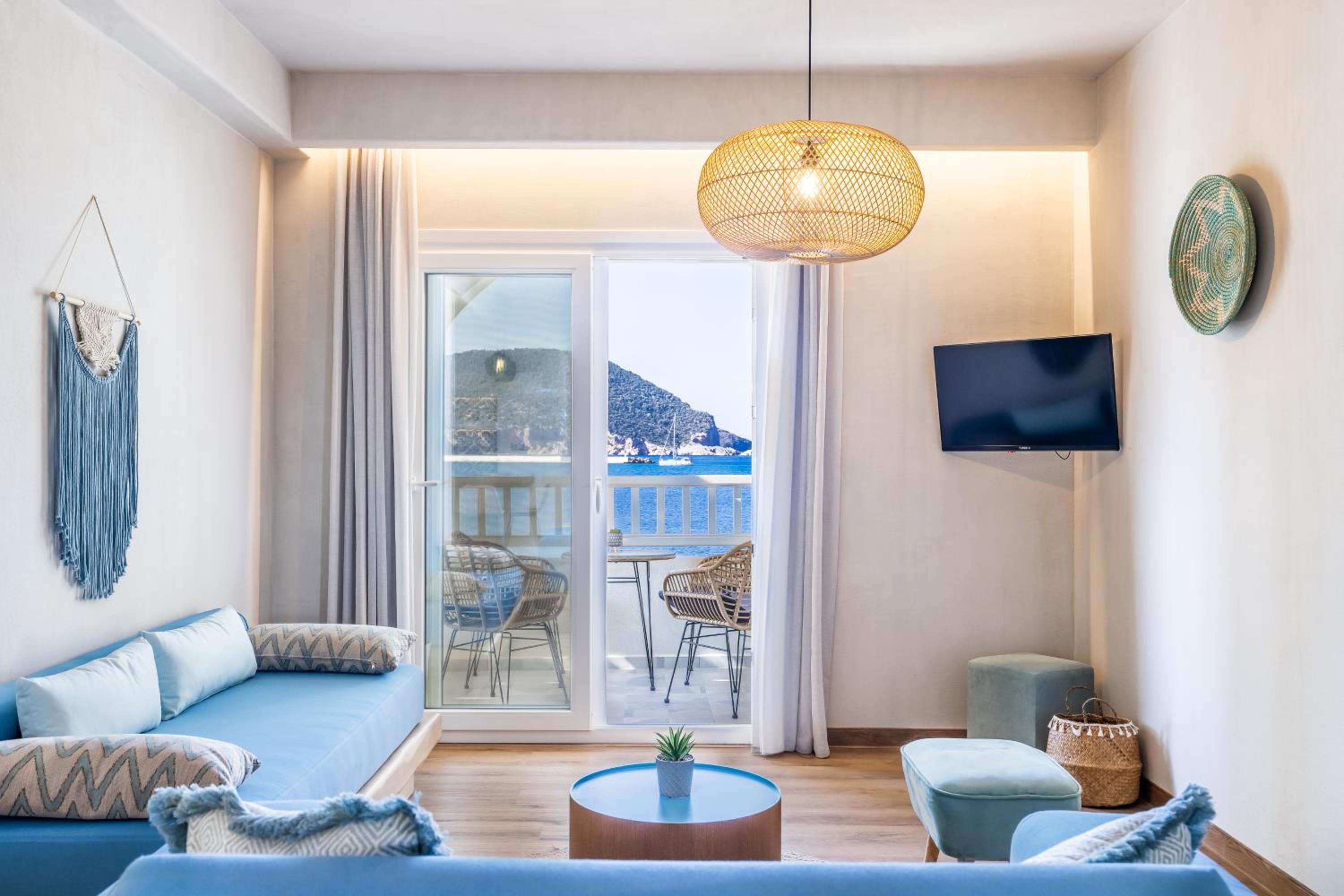 Deluxe Suite with Sea View