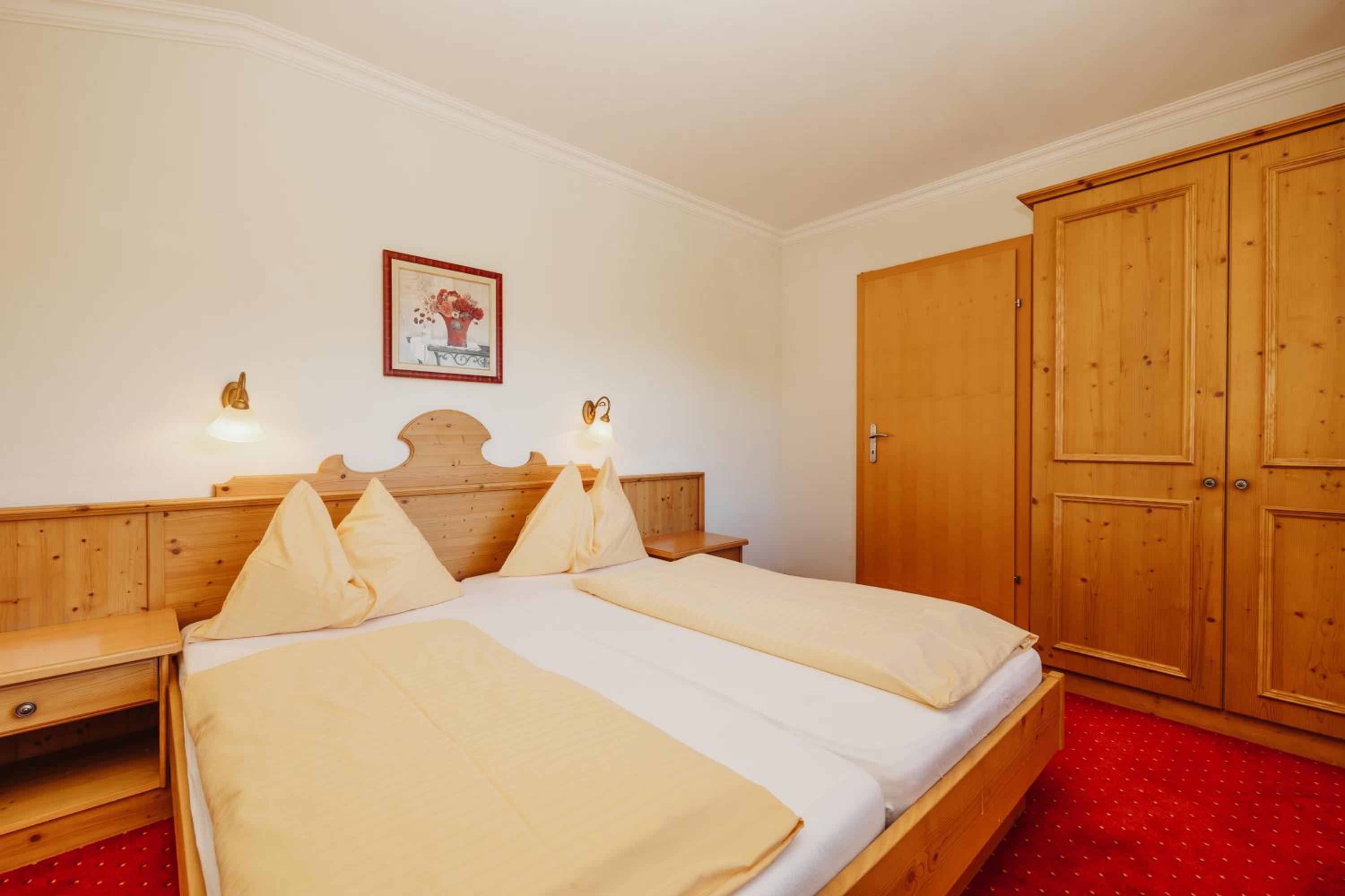 Two-Bedroom Suite (2 Adults + 2 Children)  - Photo 1