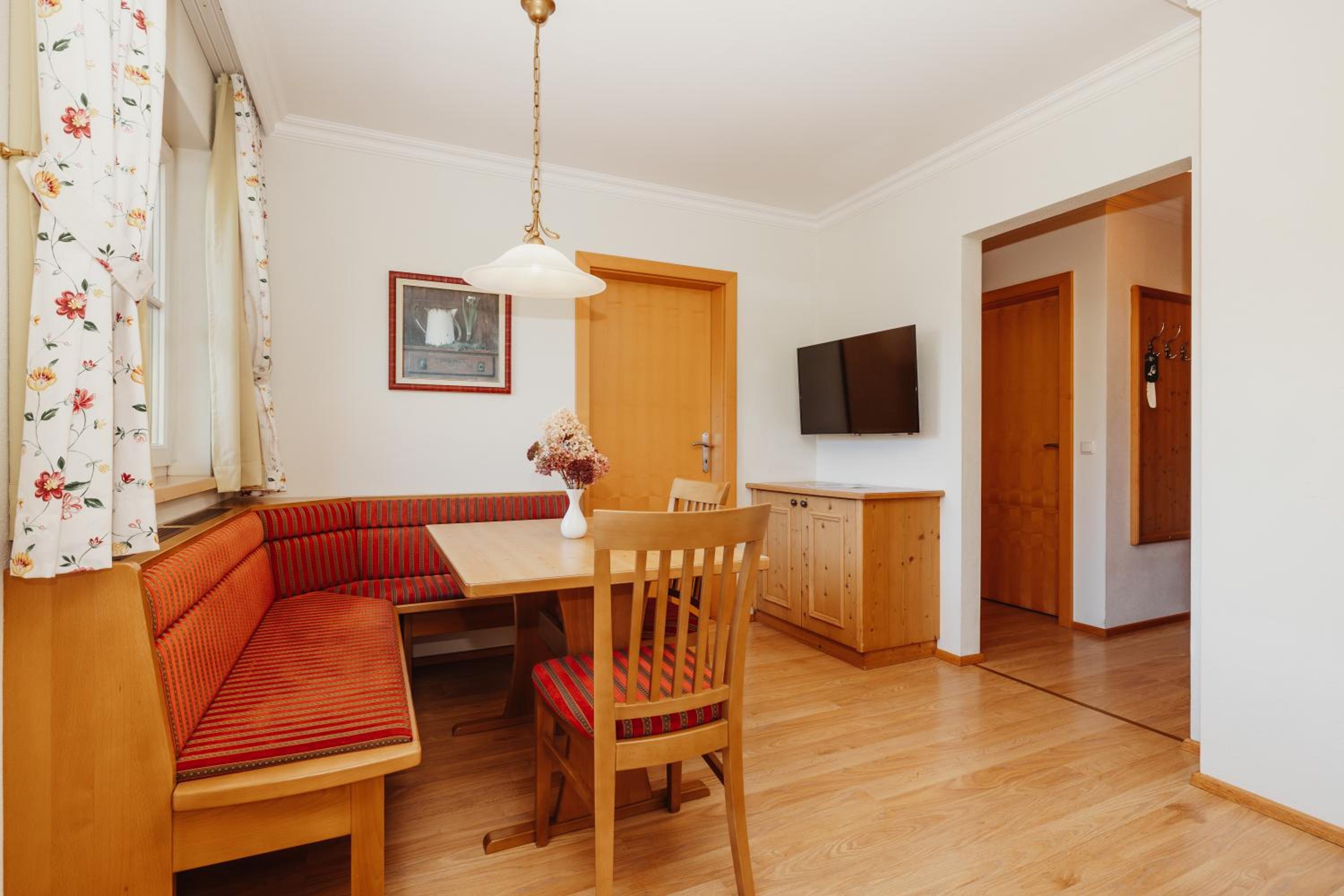 Two-Bedroom Suite (2 Adults + 2 Children)  - Photo 3