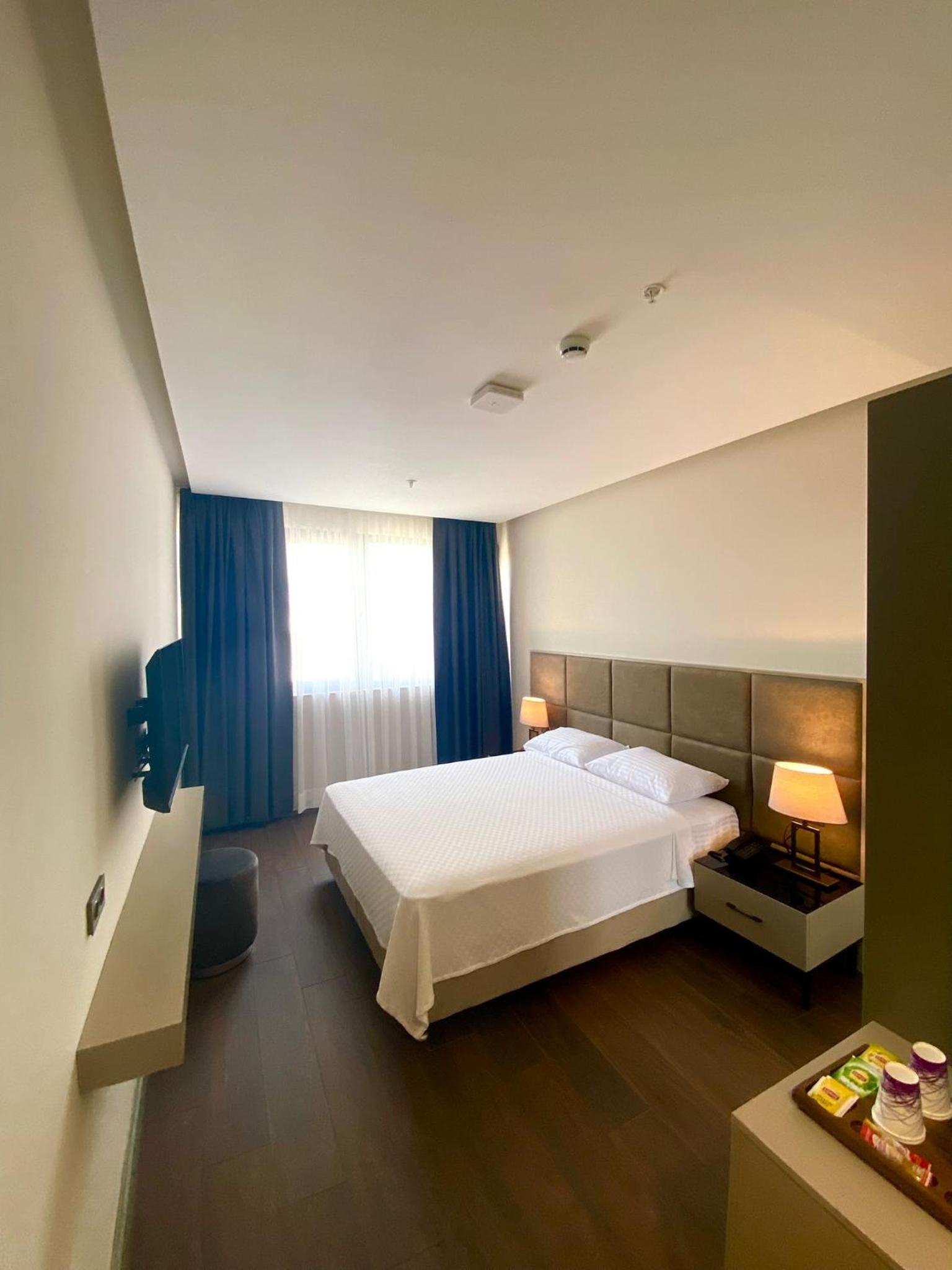Budget Double Room photo 2