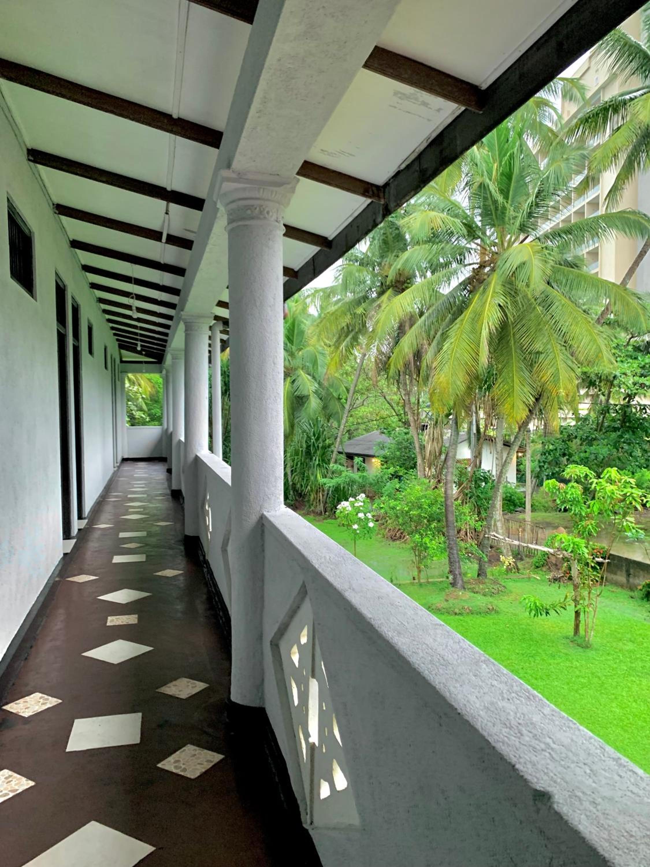 Double Room with Balcony - Photo 8