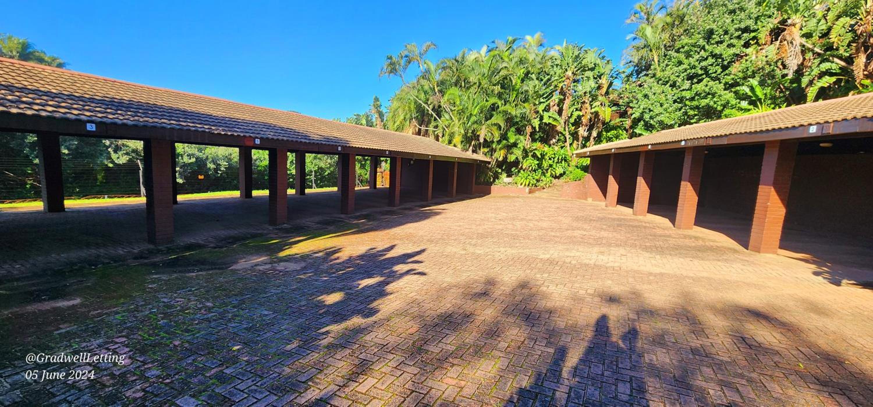 Three-Bedroom Apartment with Sea View photo 2
