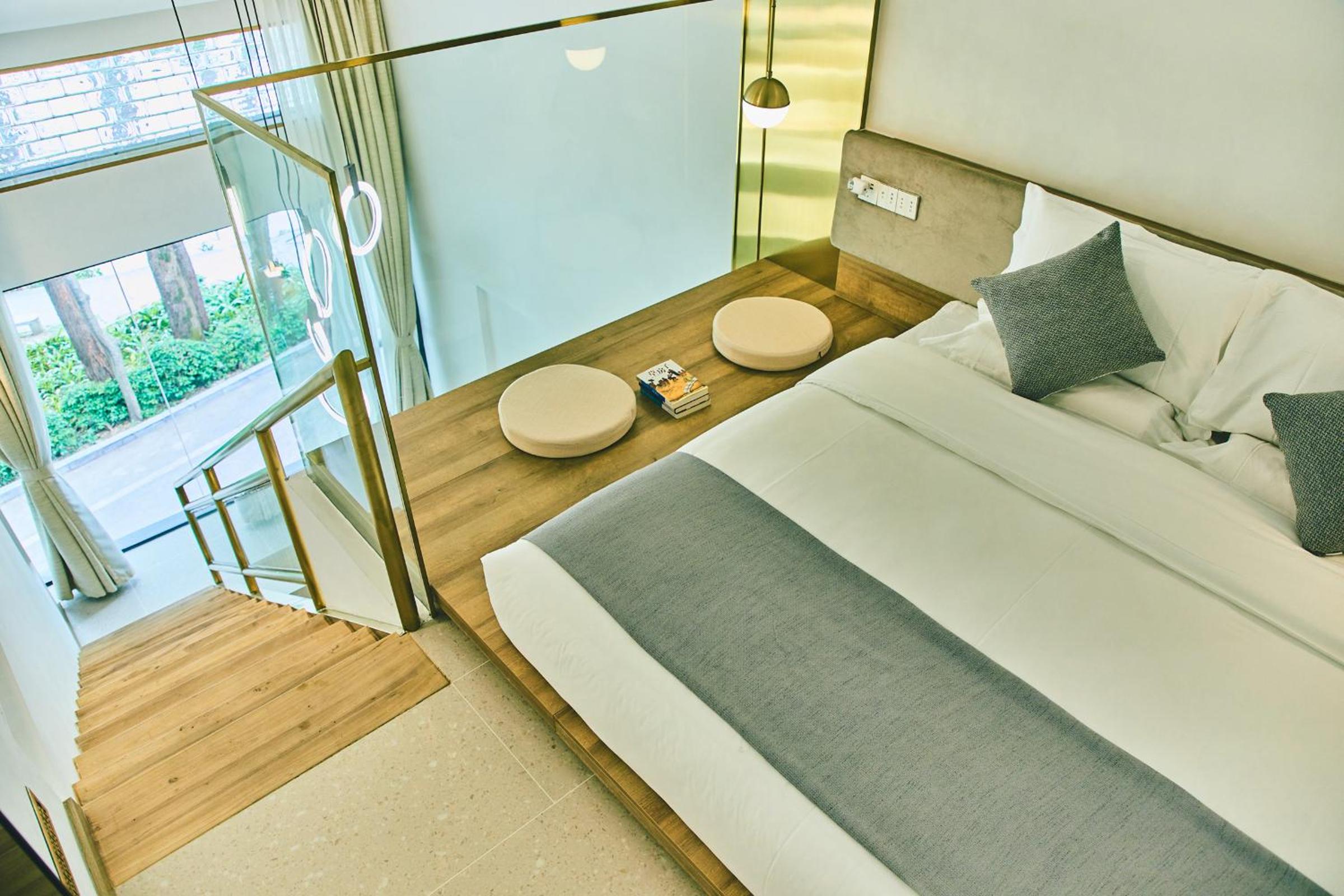 Lake View Duplex King Room