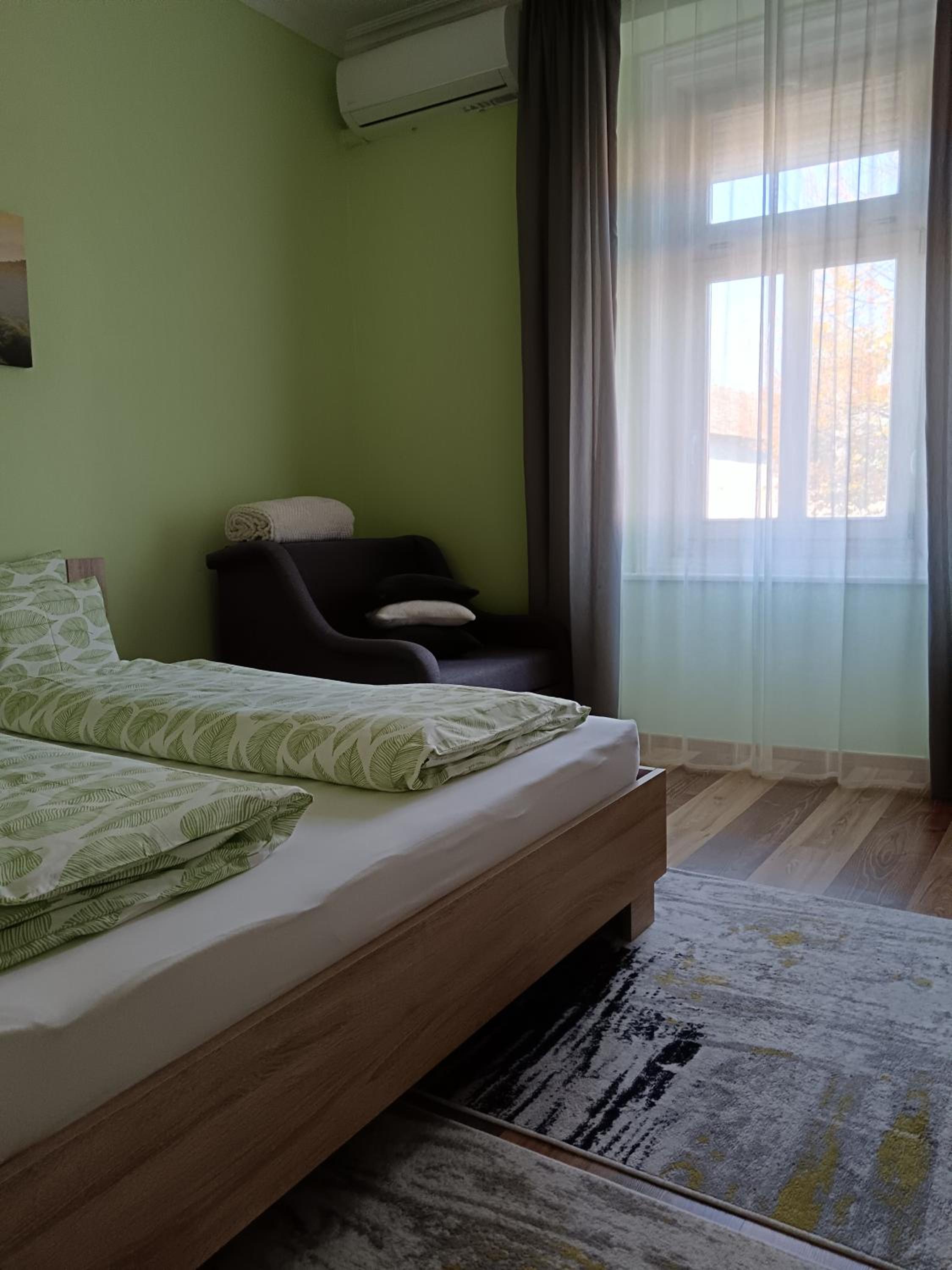 One-Bedroom Apartment - Photo 7