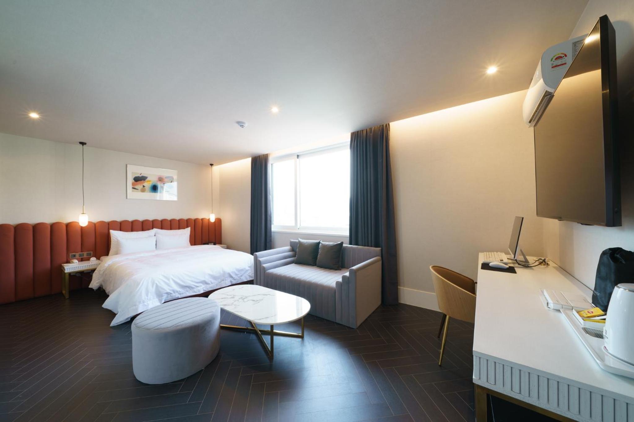 Suite with City View photo 1
