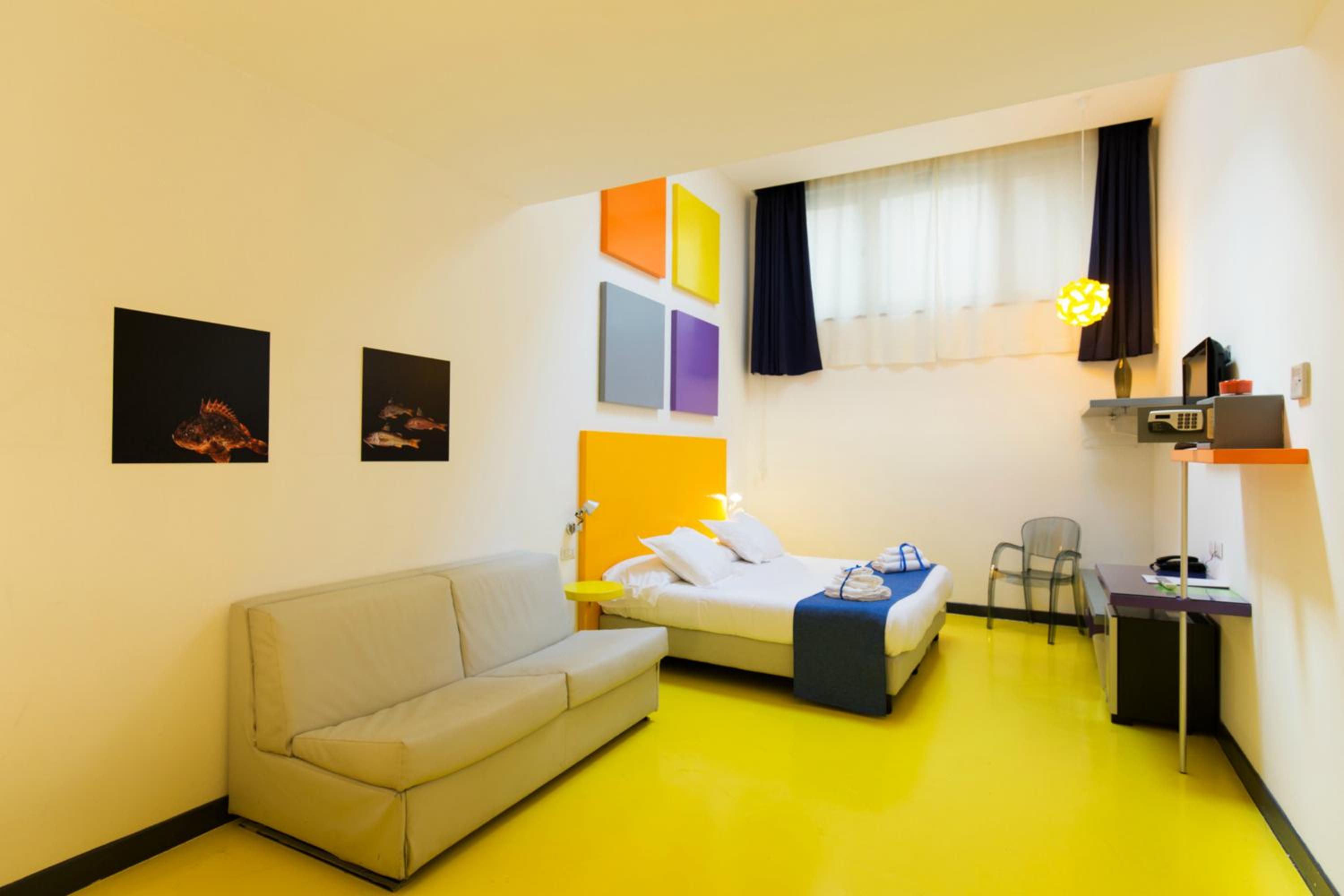 Quadruple Room - Photo 1