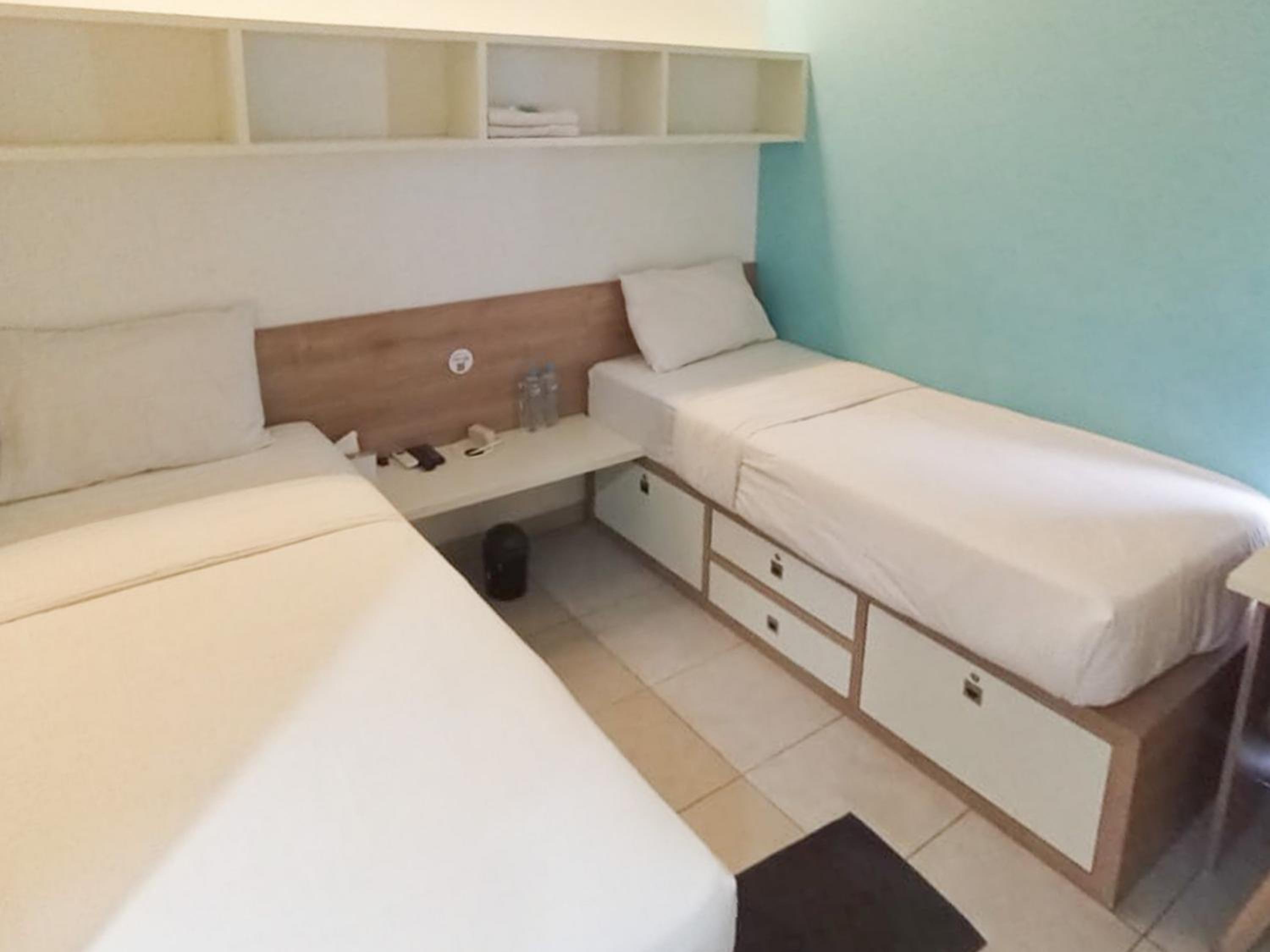 Standard Twin Room - Photo 21
