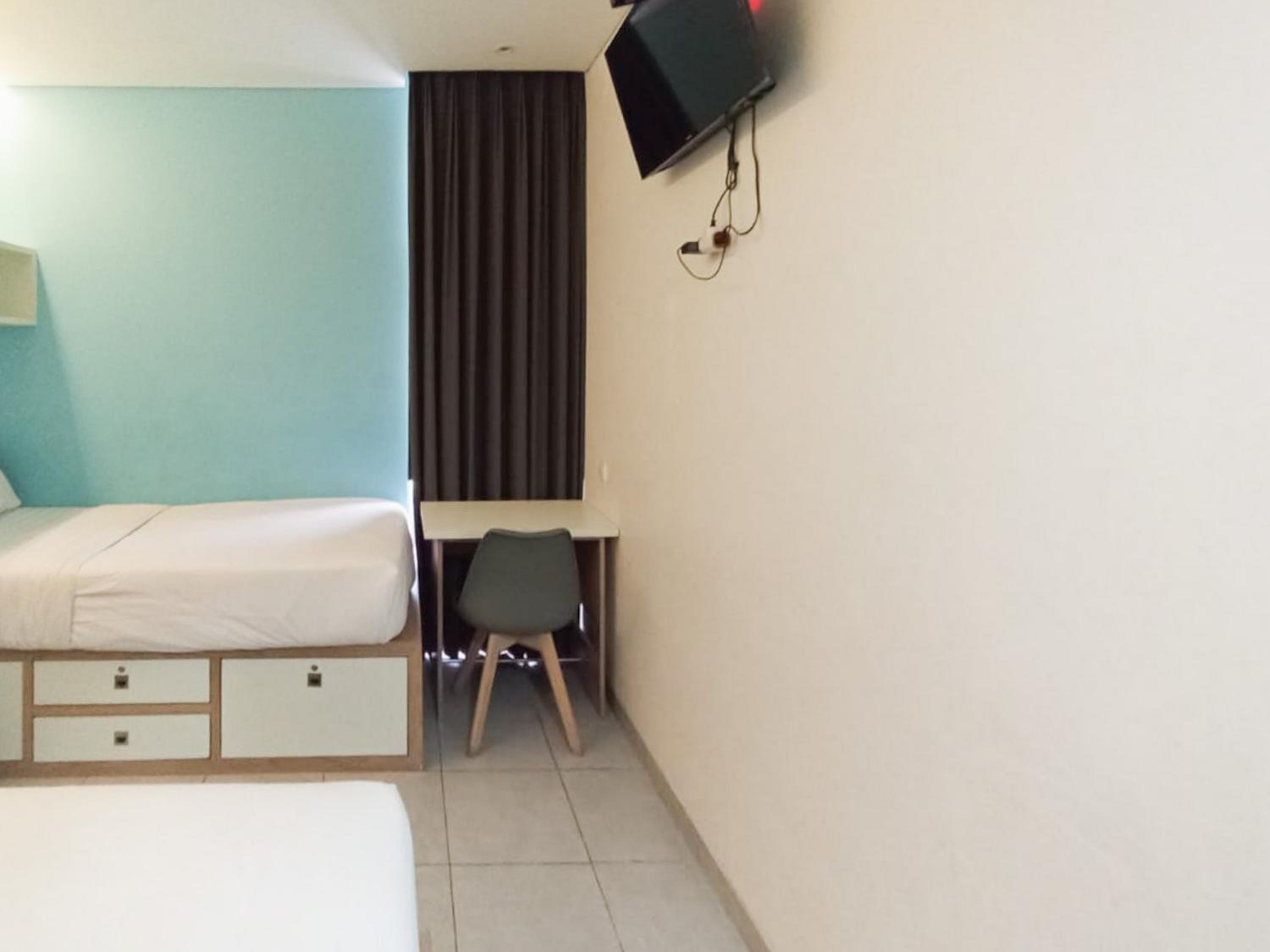 Standard Twin Room - Photo 6