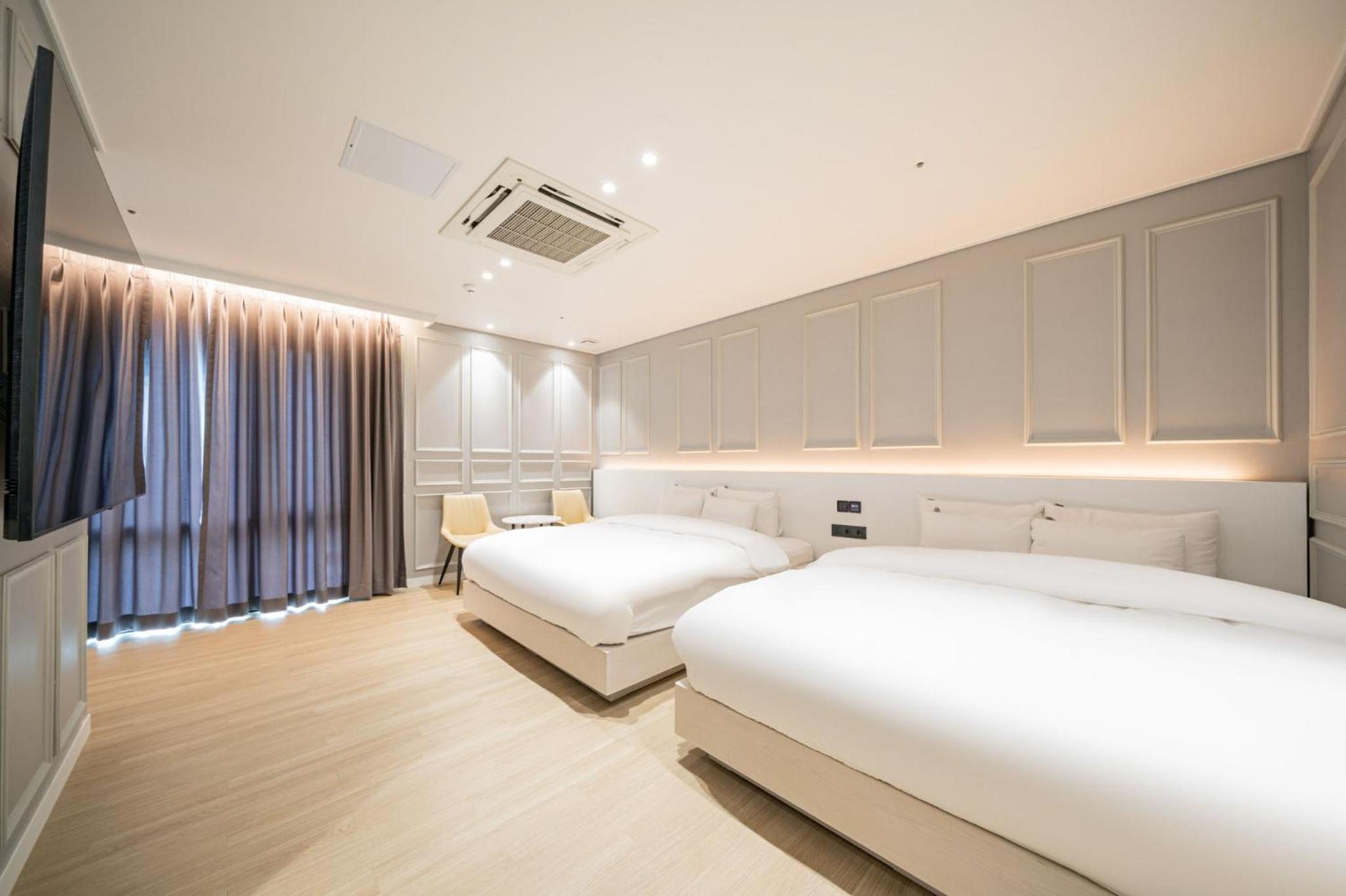 Luxury Family Room photo 1