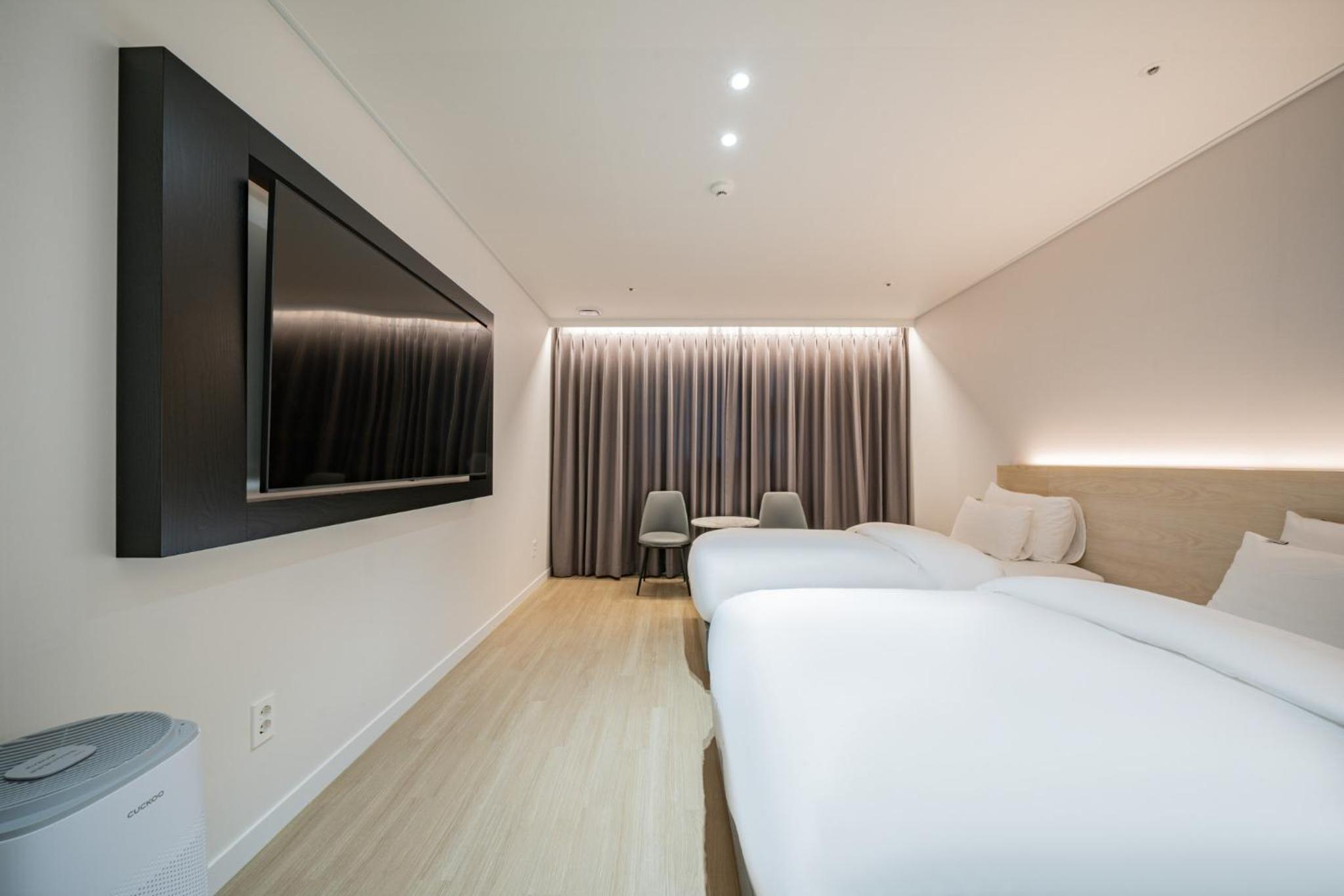 Standard Twin Room - Photo 5