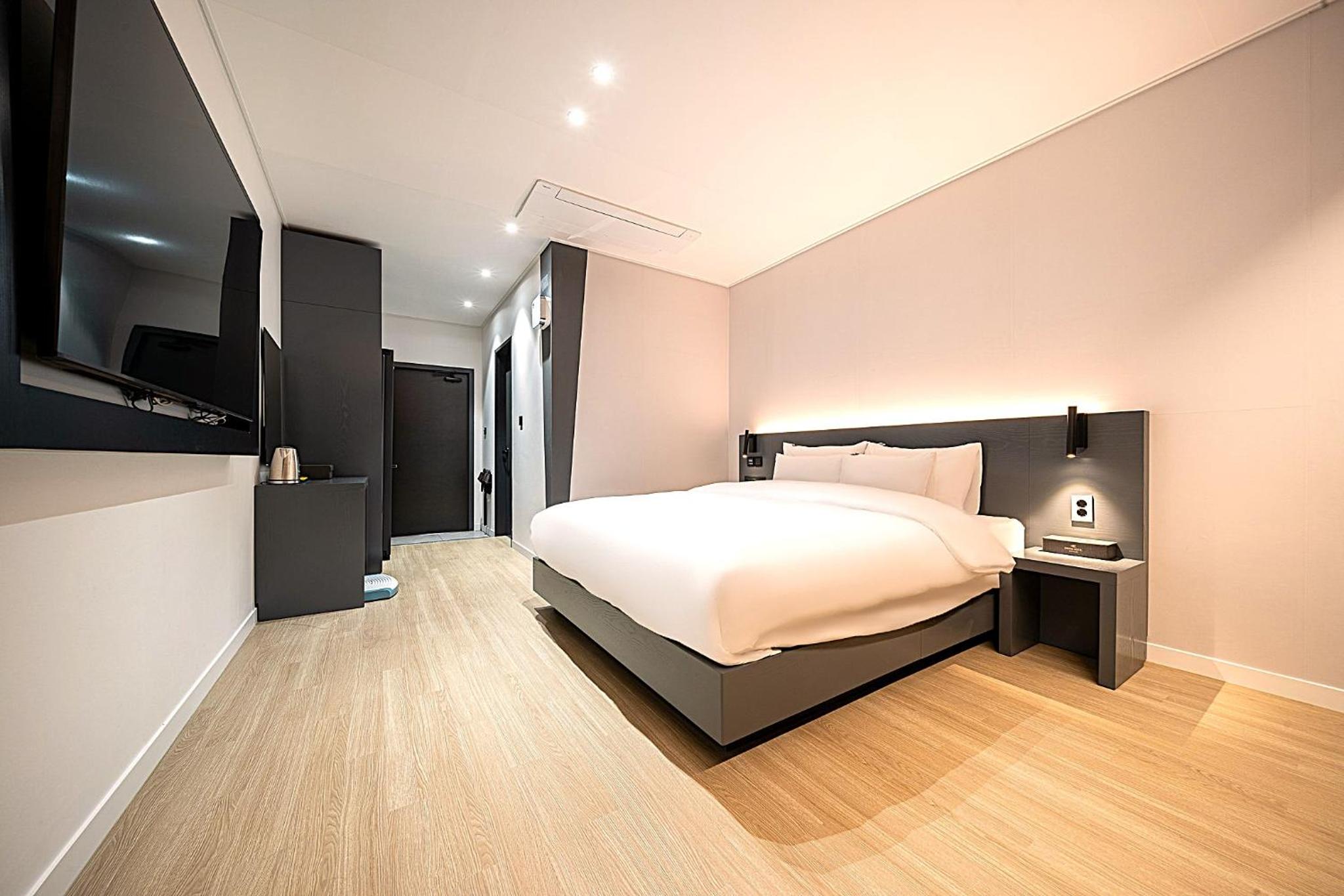 Deluxe Room - Photo 2