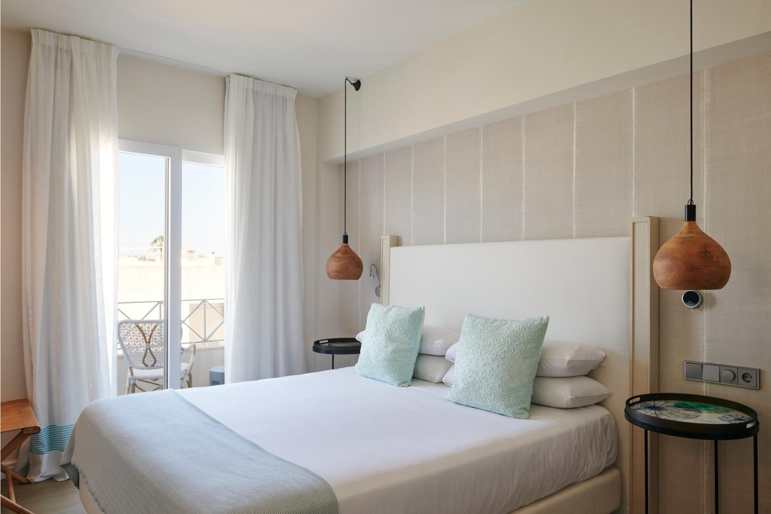 Superior Room with Extra Bed - Photo 1