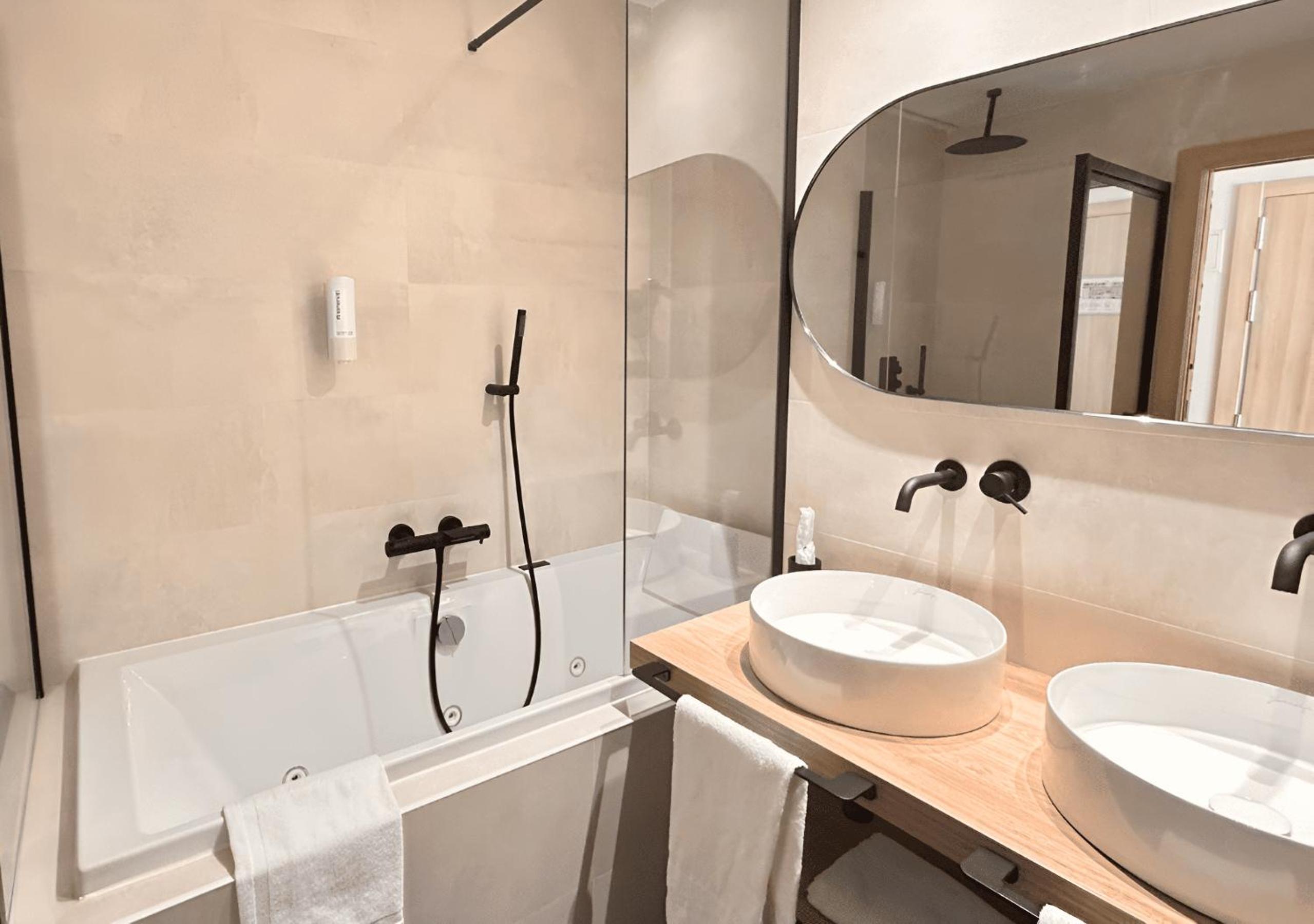 Suite with Terrace - Photo 5