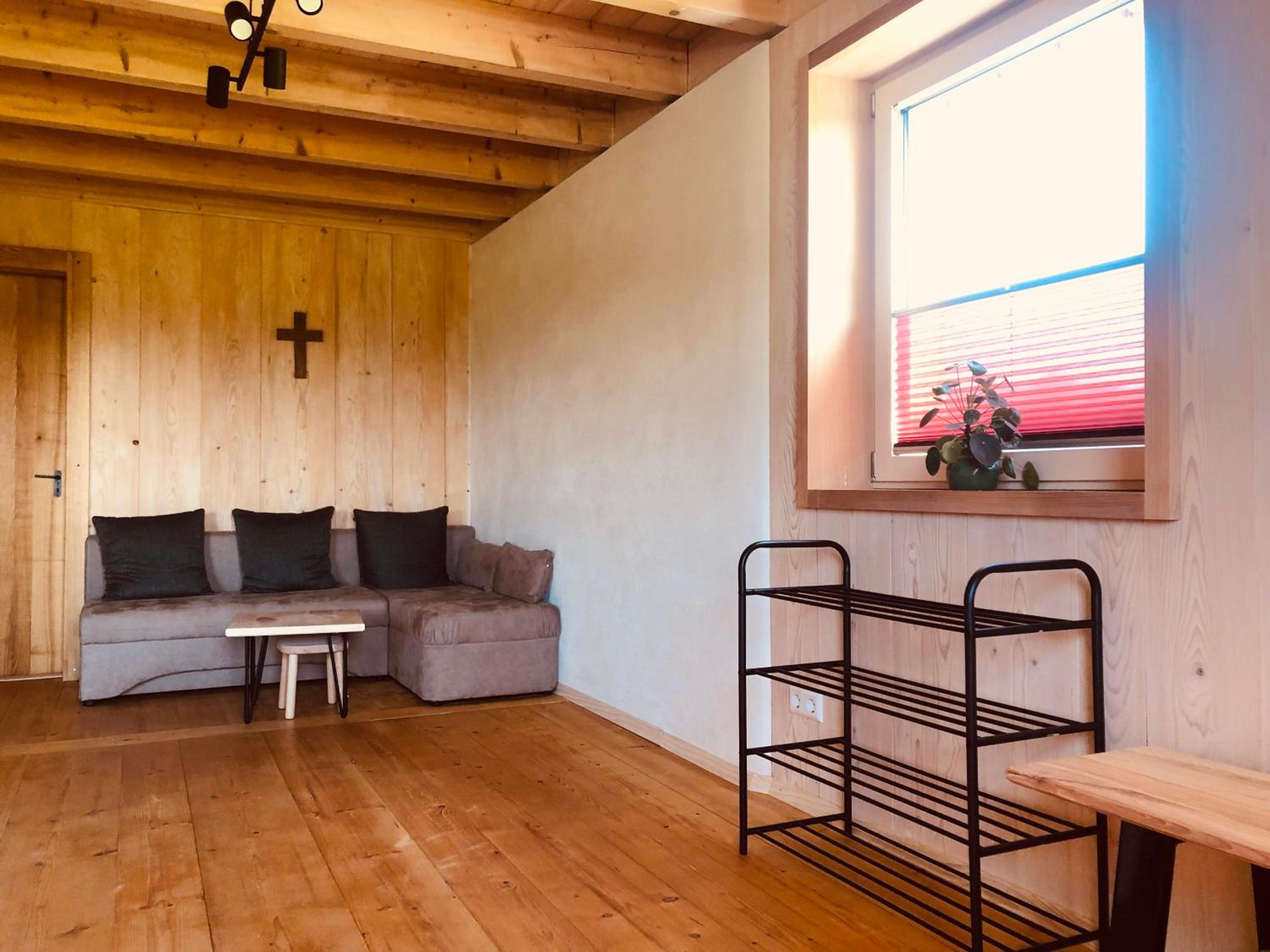 Three-Bedroom Apartment with Bathroom photo 2