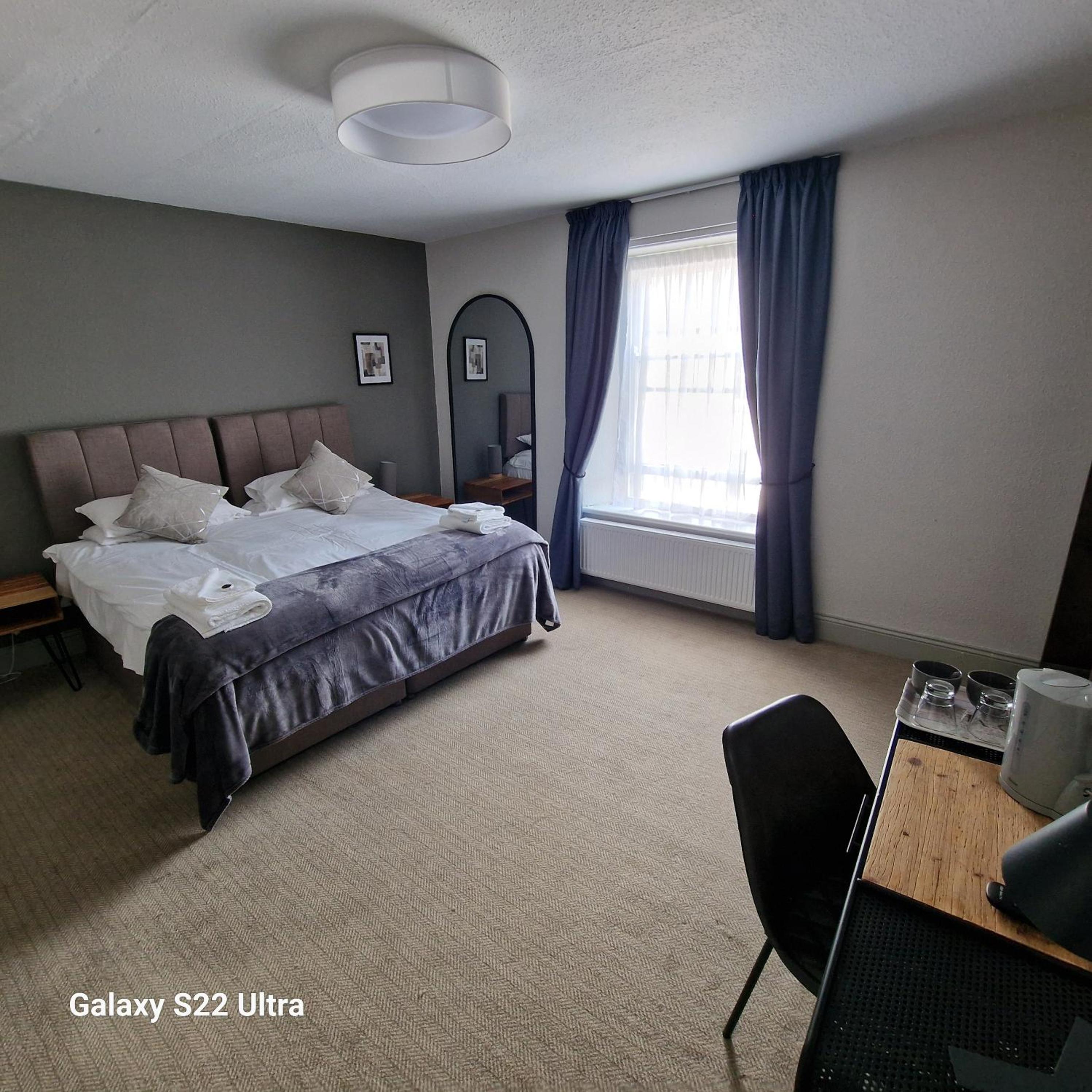 Standard Double King Room