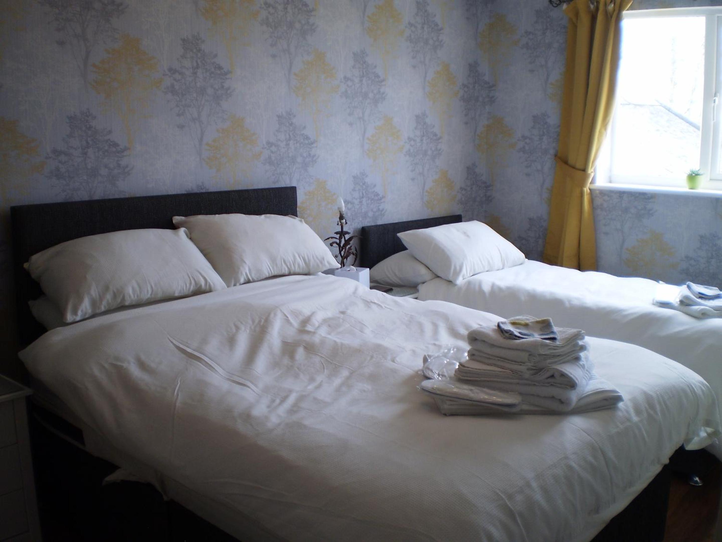Economy Triple Room photo 1