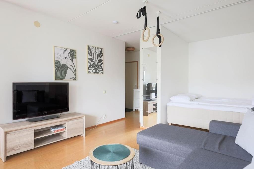 One-Bedroom Apartment photo 1