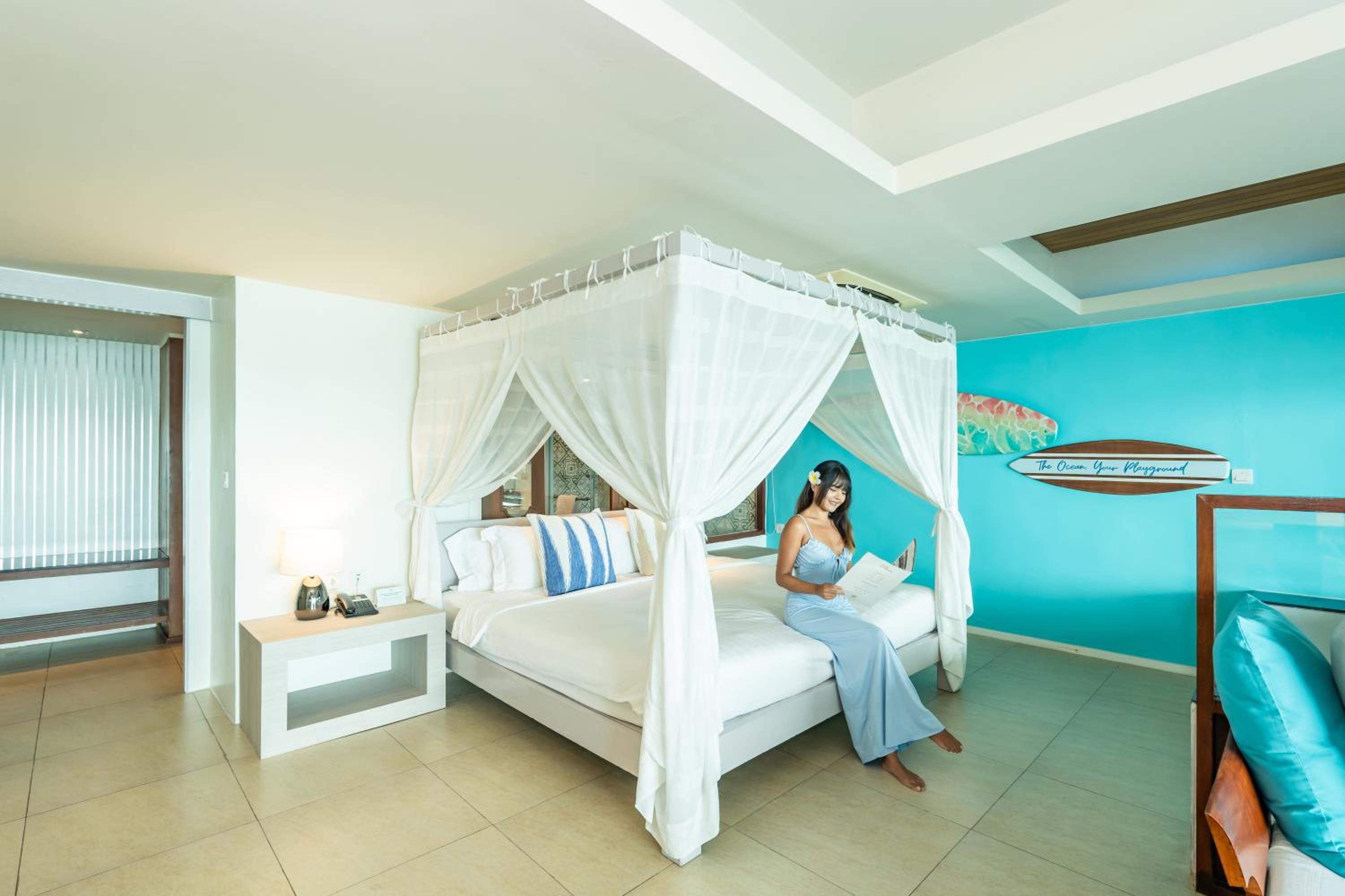 King Suite with Sea View and Pool Access, Non-Smoking photo 3