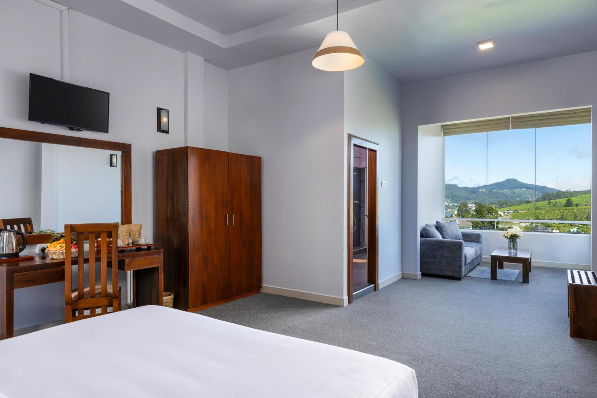 Suite with Mountain View photo 2