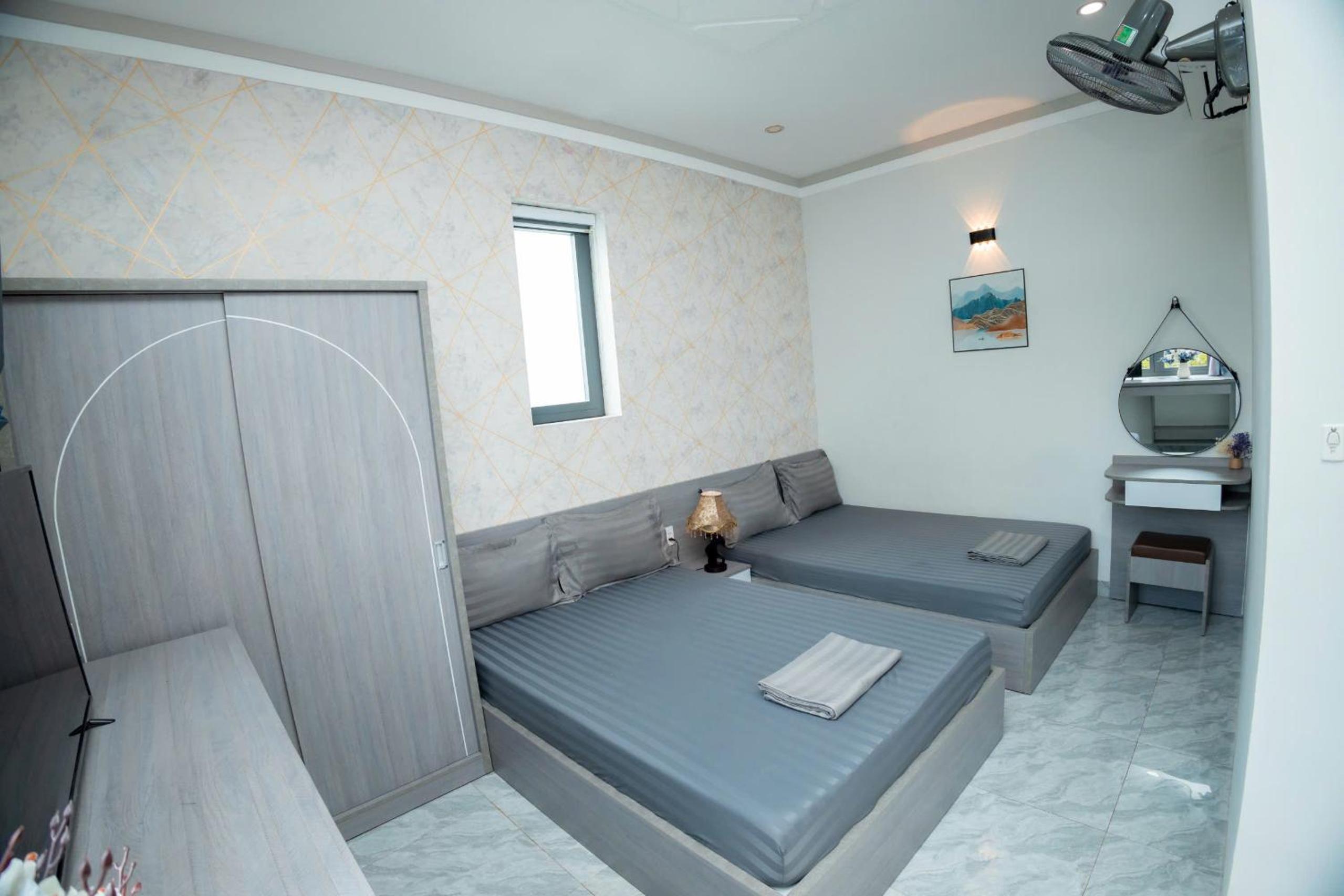Family Room With Terrace photo 2
