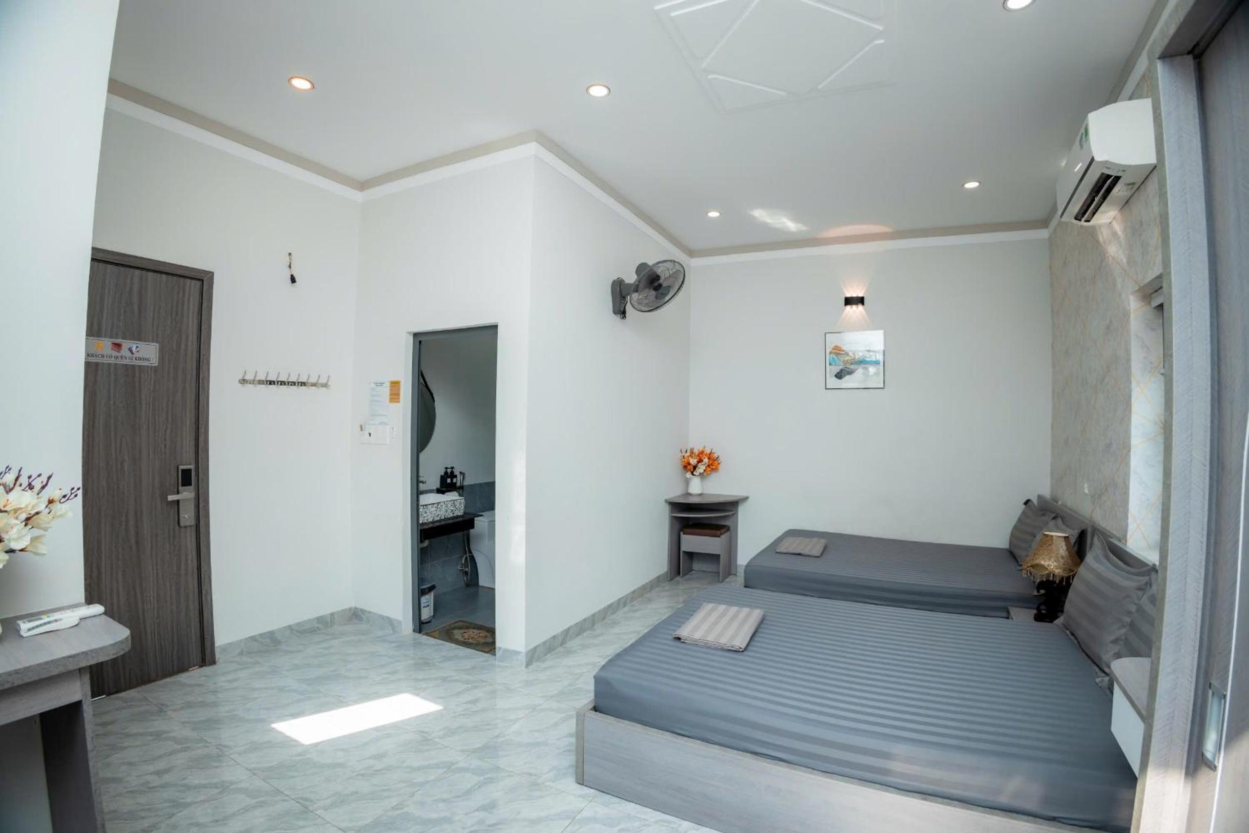Family Room With Terrace photo 3