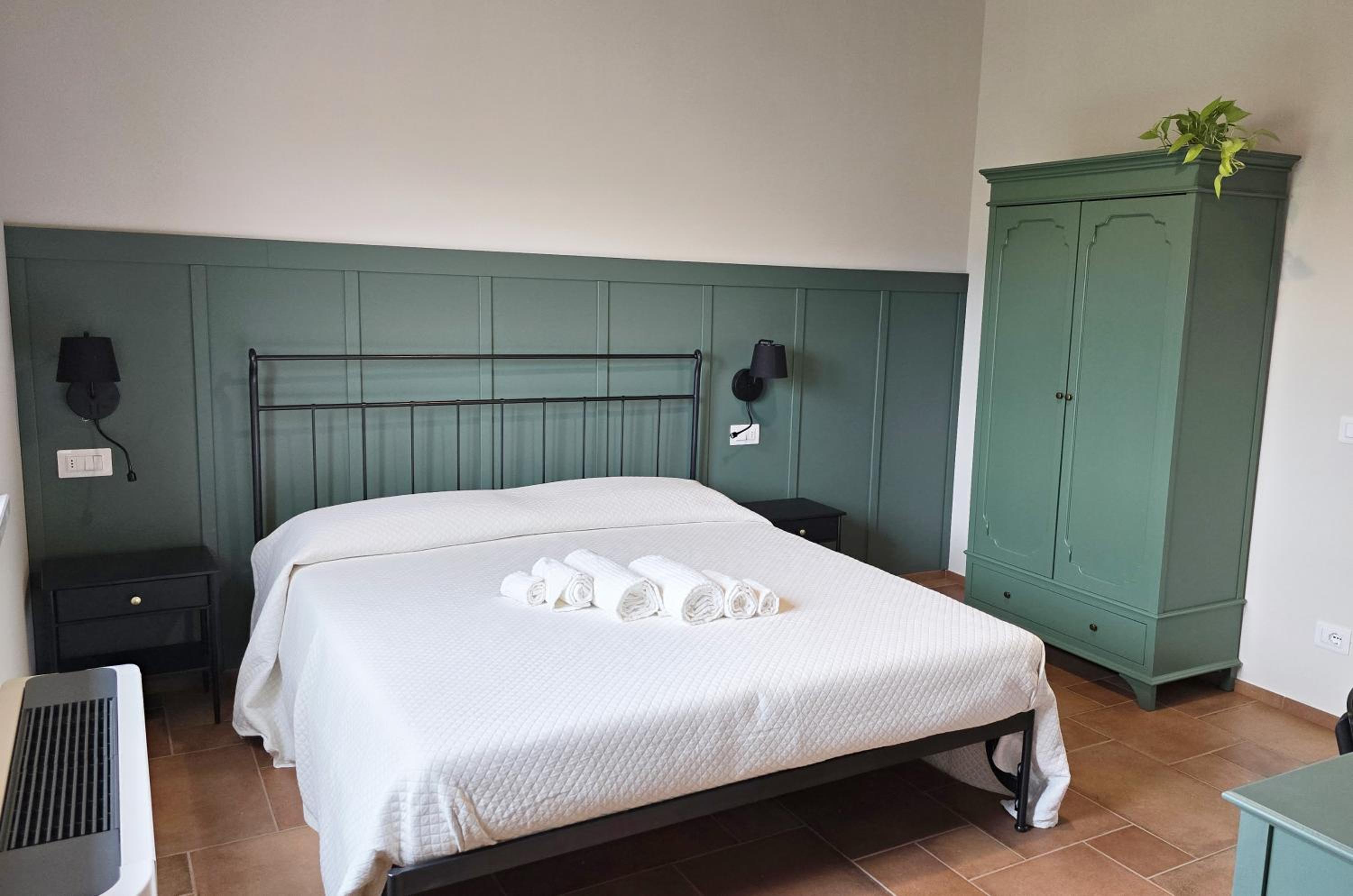 Double Room - Disability Access photo 3