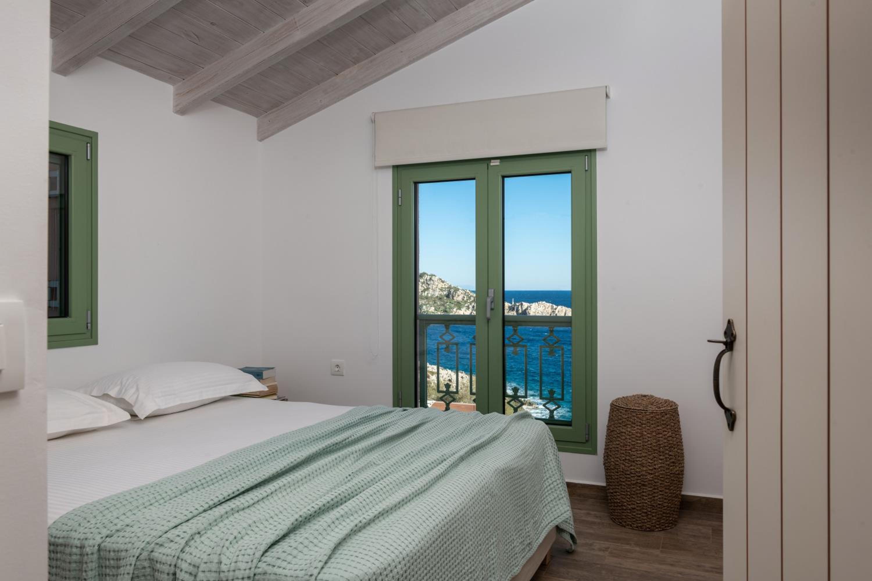 Four-Bedroom Villa photo 3