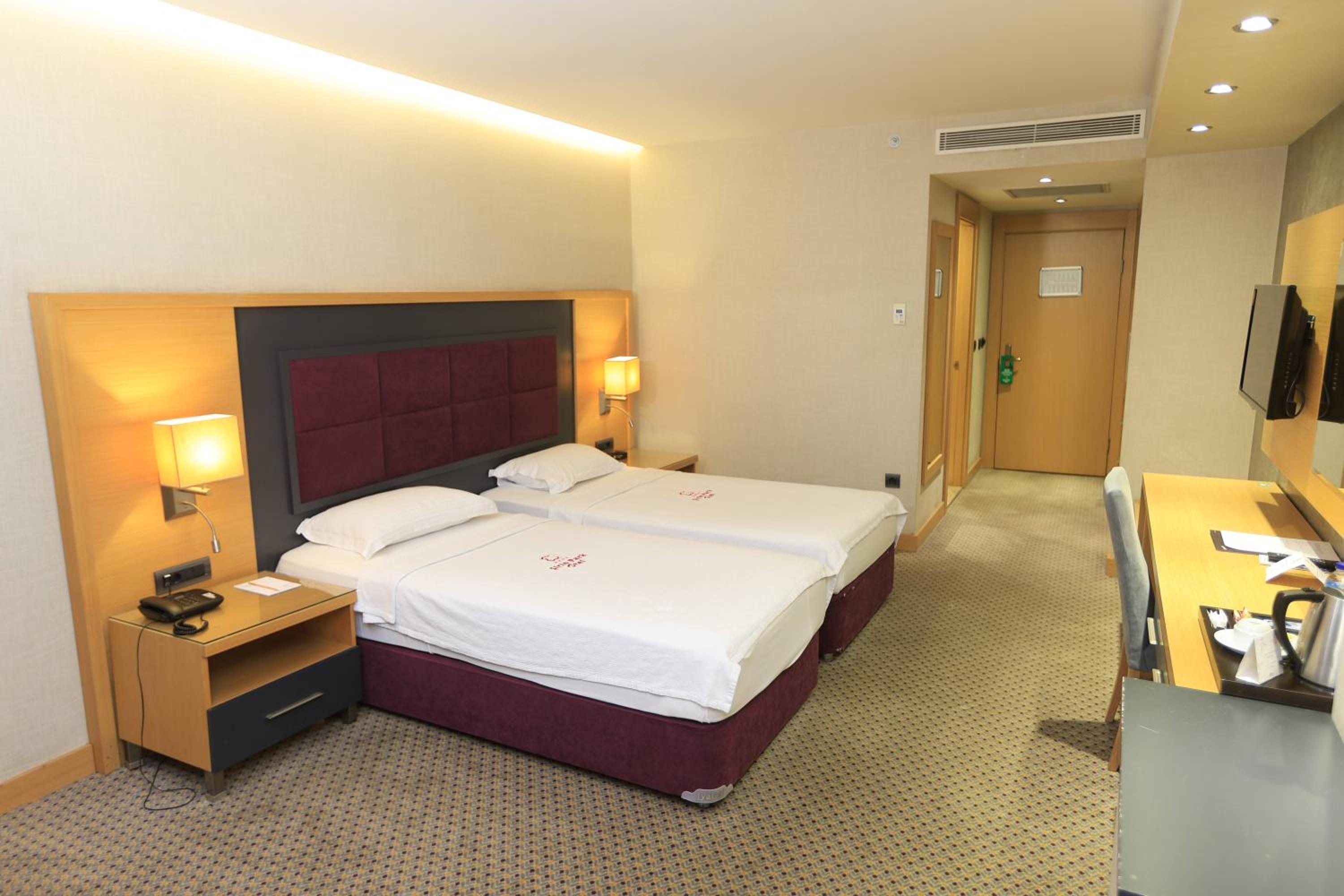Standard Double or Twin Room photo 2