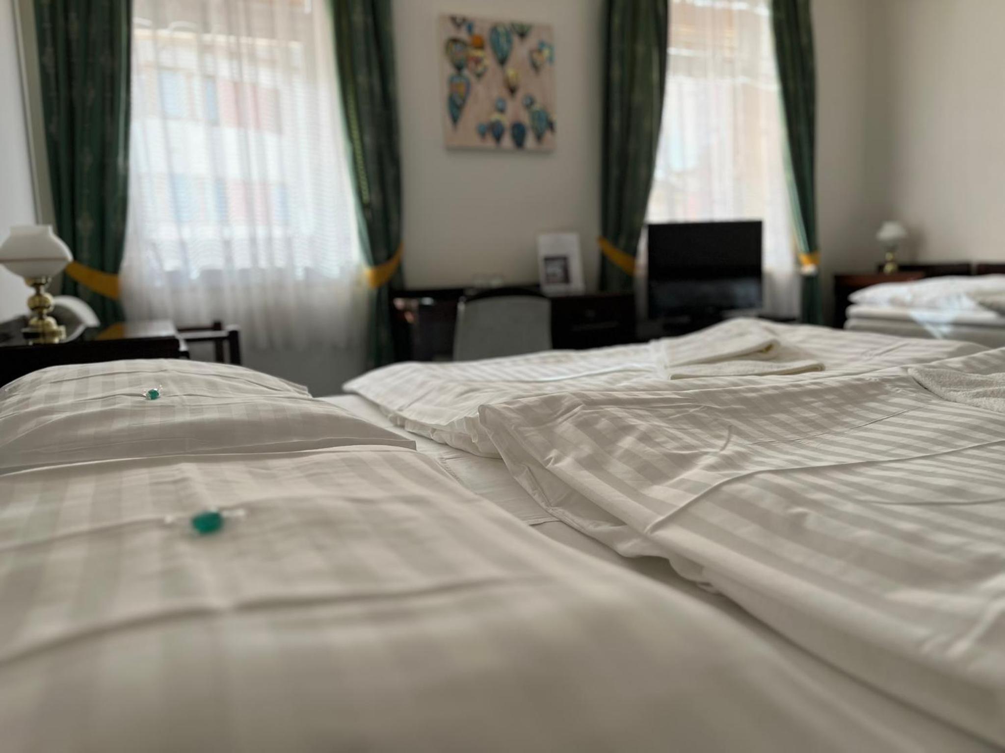 Triple Room - Photo 11