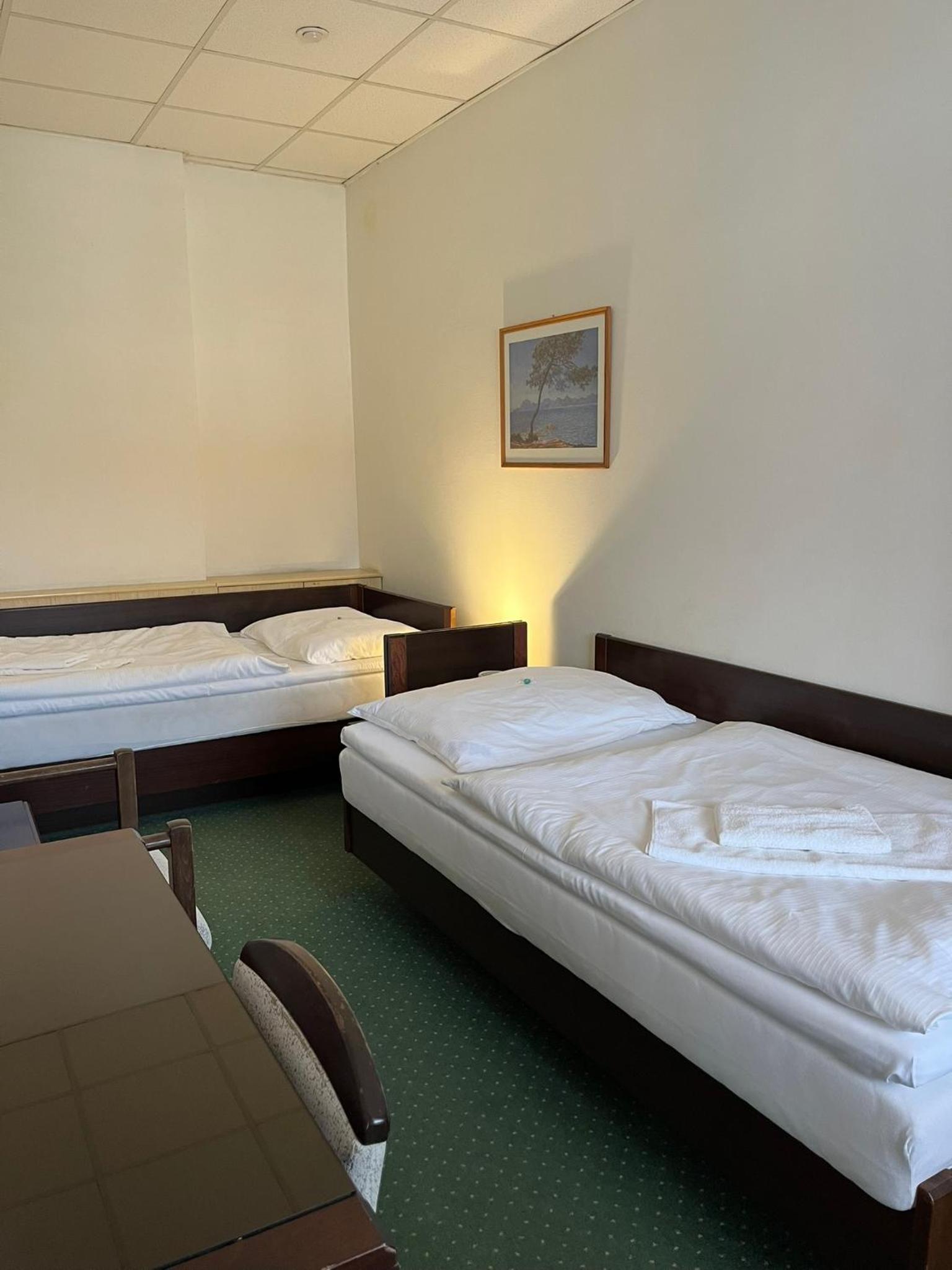 Double or Twin Room - Photo 15