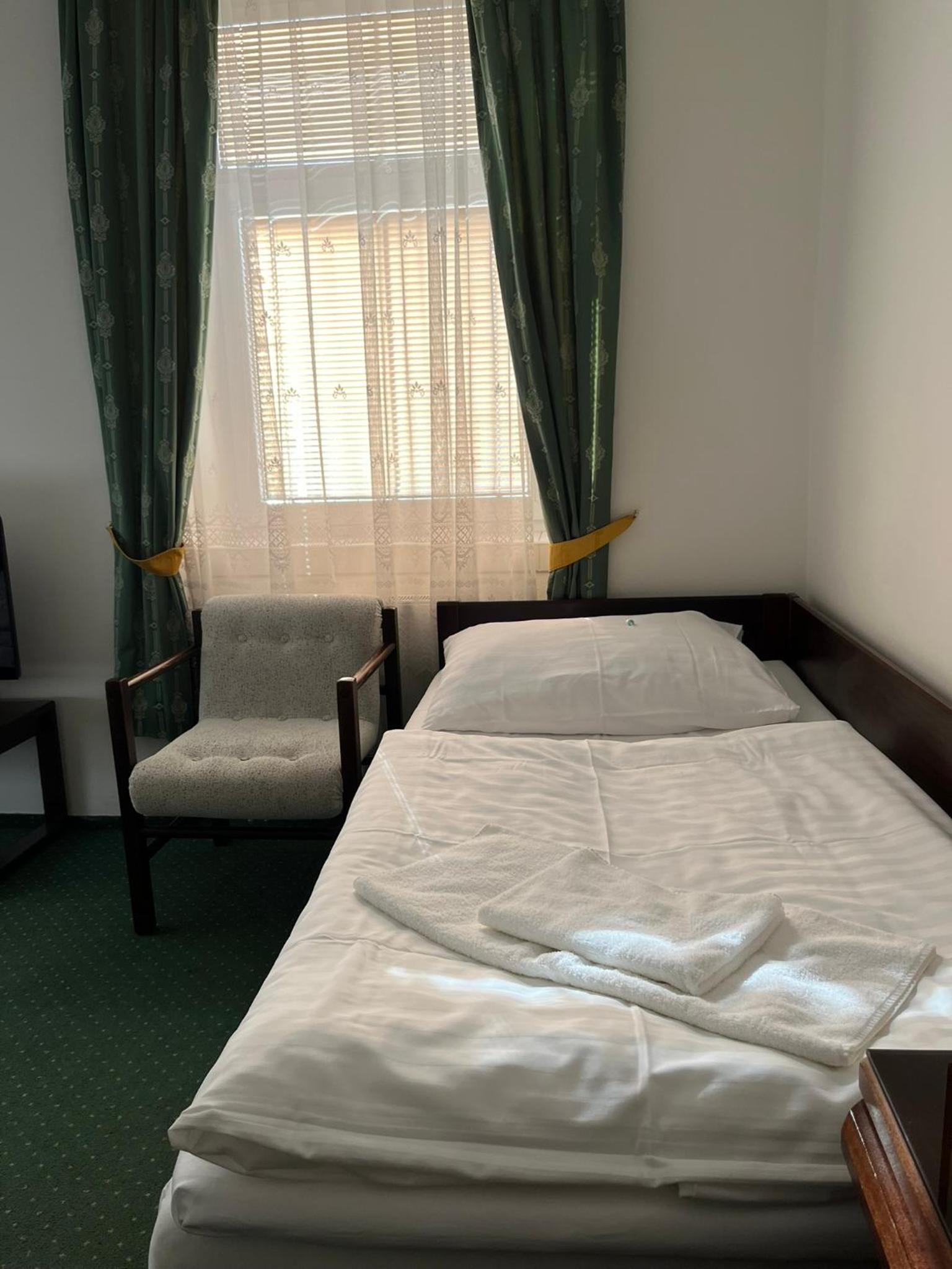 Quadruple Room - Photo 6