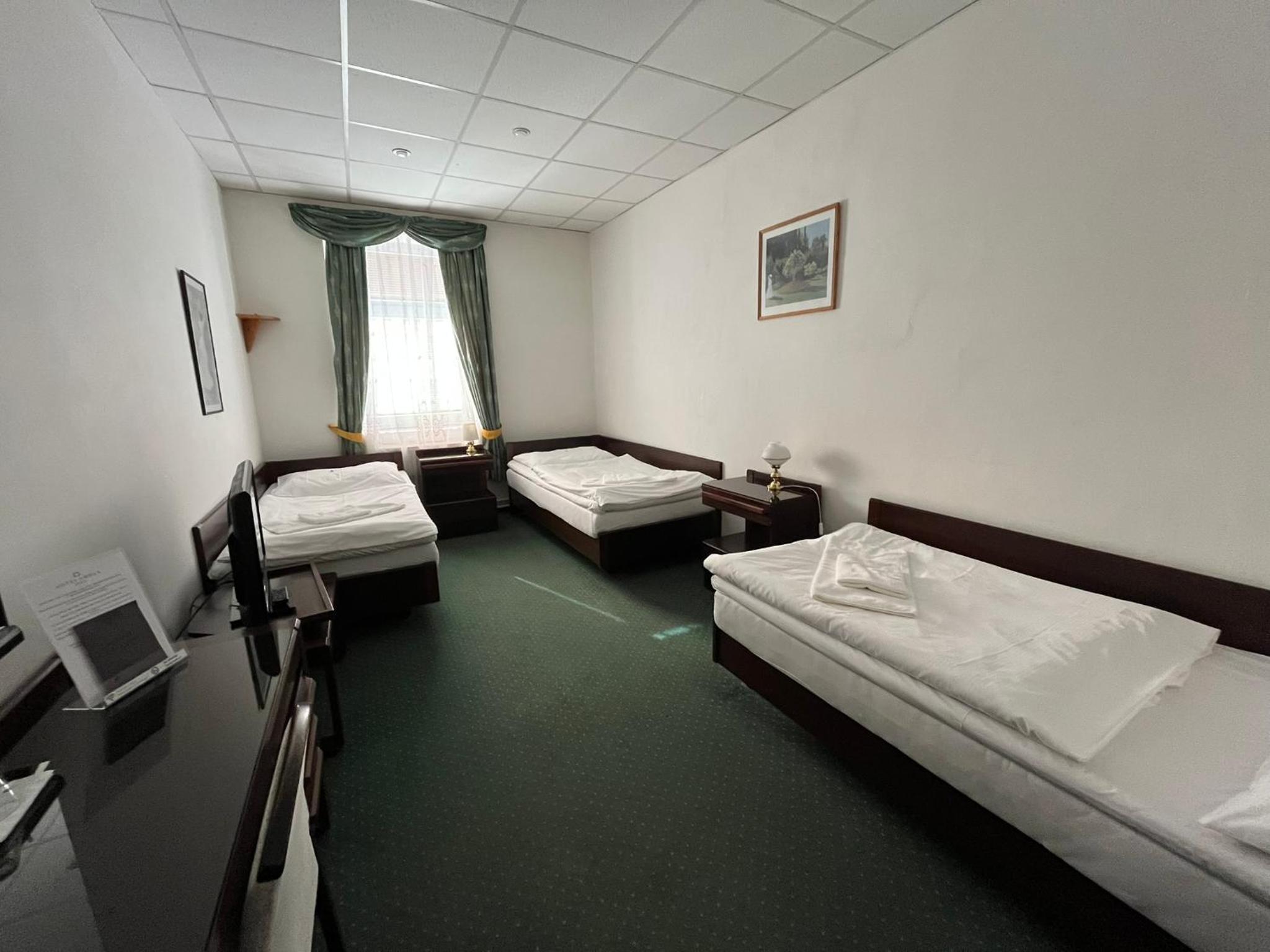 Triple Room - Photo 7