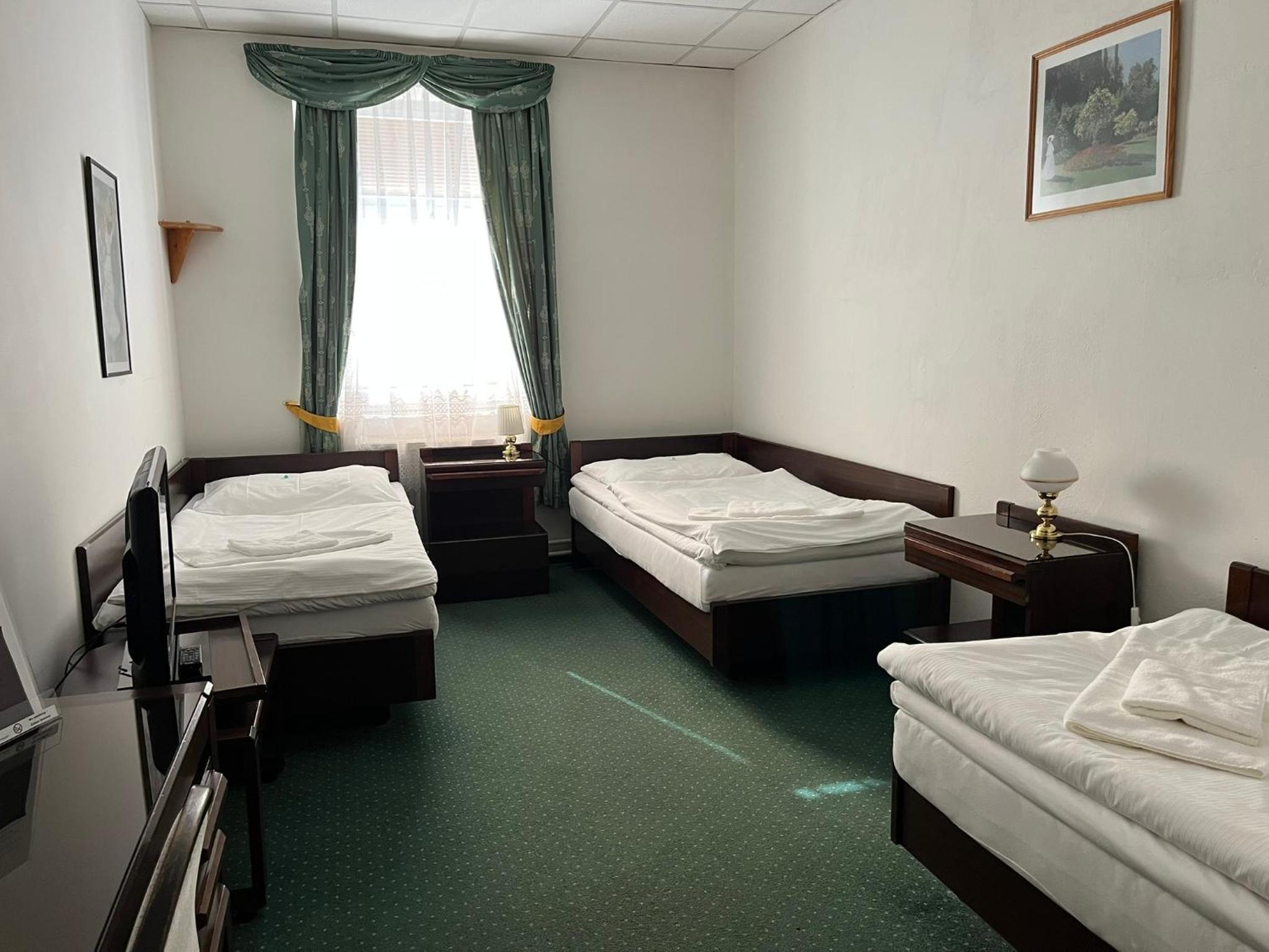 Triple Room - Photo 6
