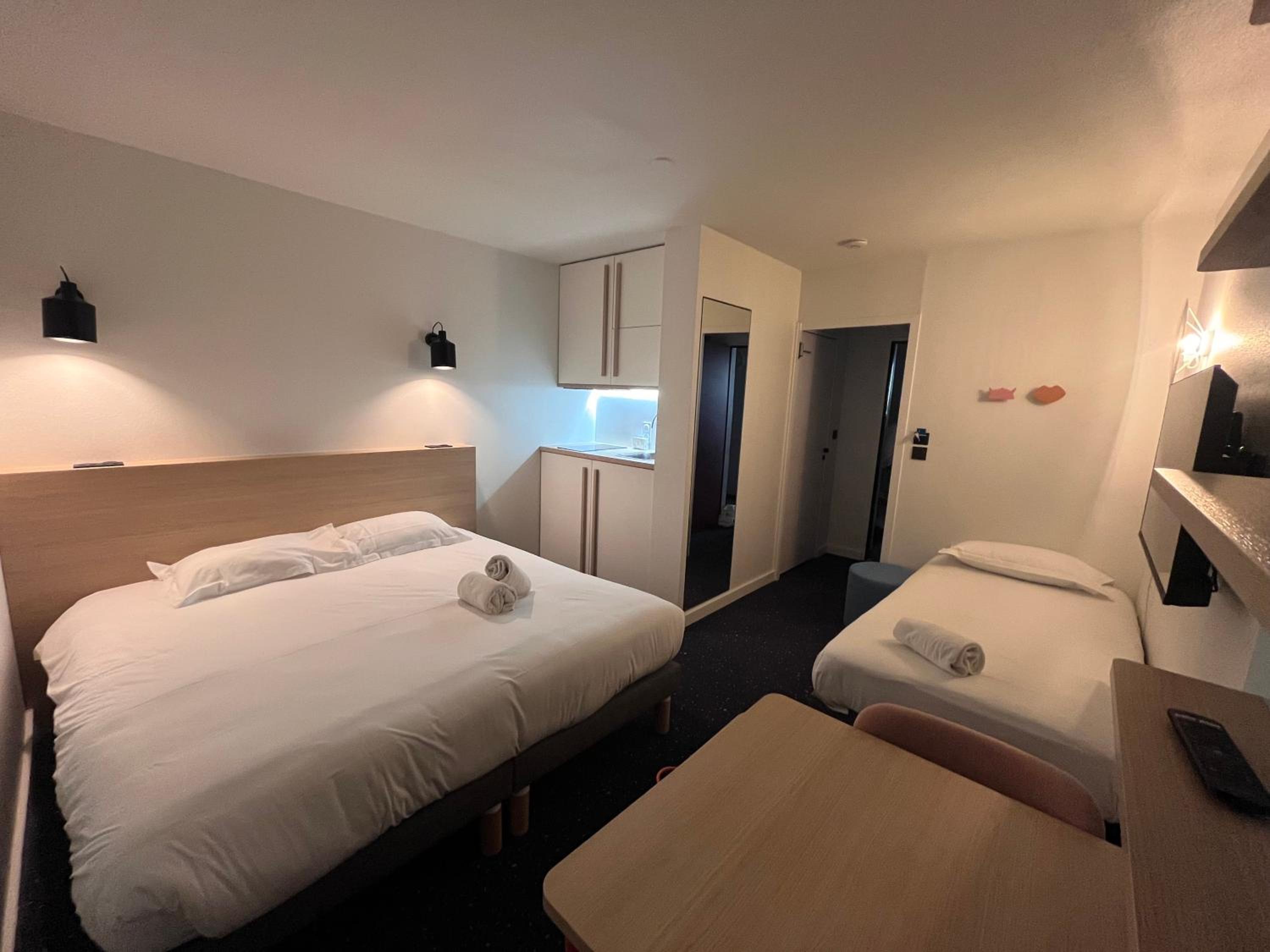 Studio (3 Adults)