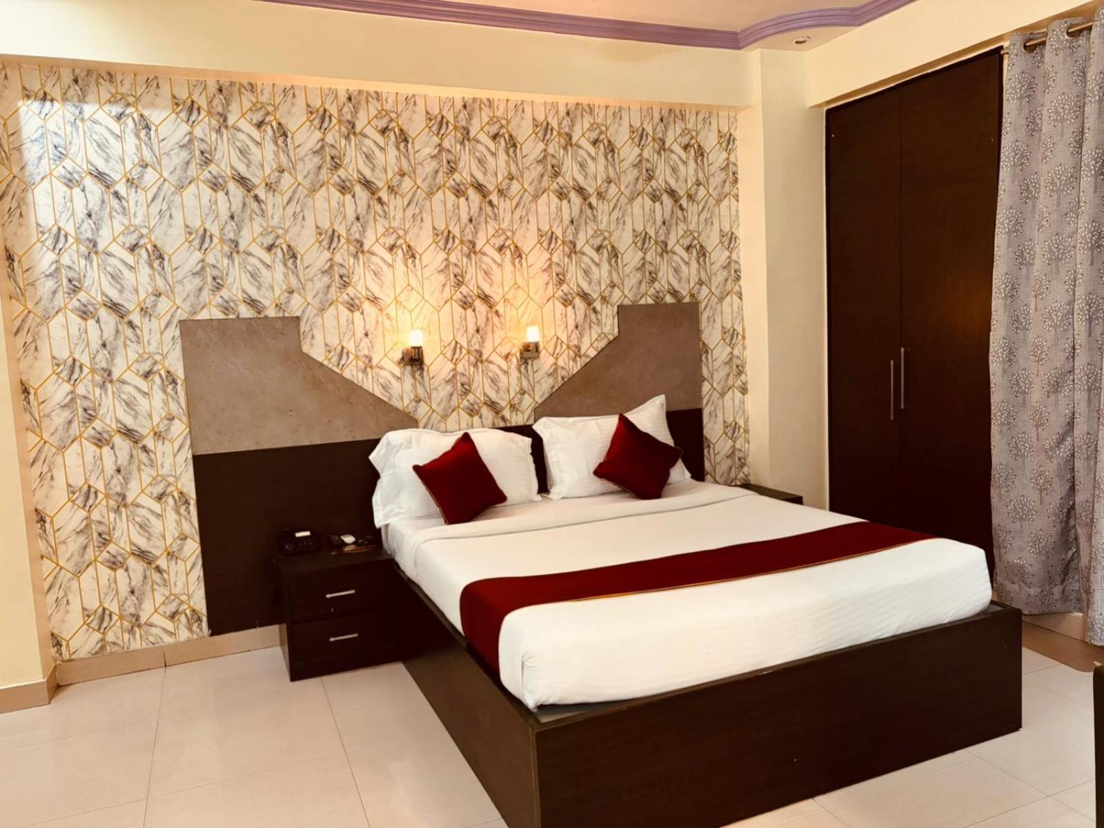 Deluxe Double Or Twin Room - Photo 5