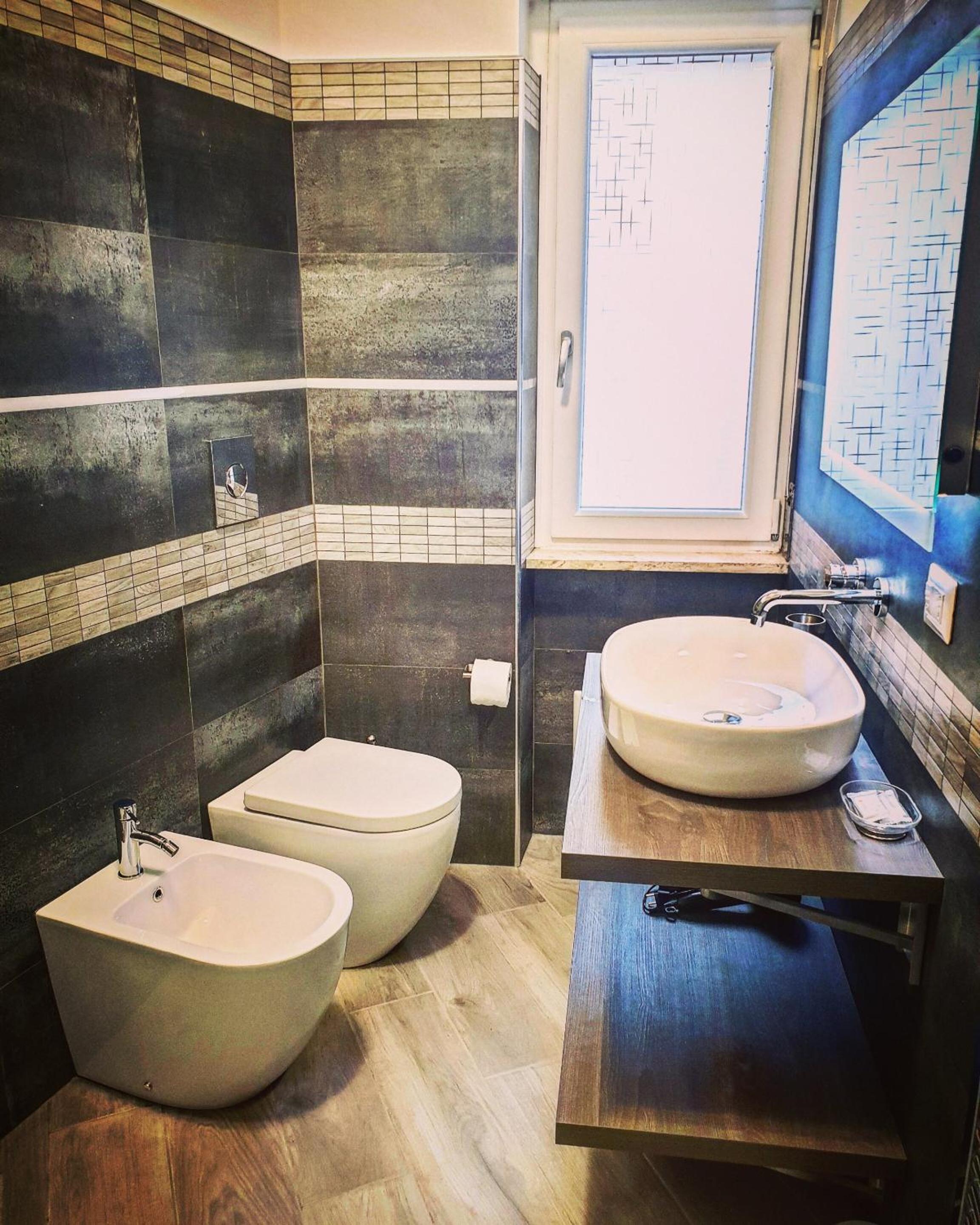 Deluxe Suite - Photo 17