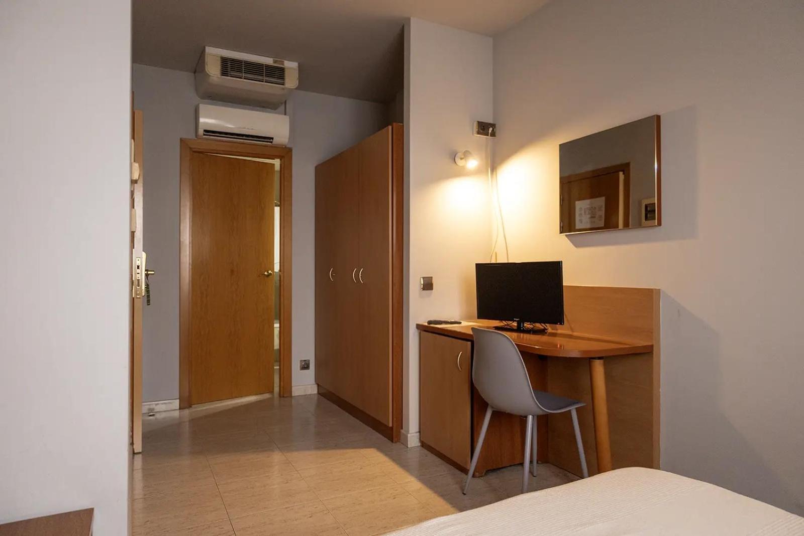 Double Room - Photo 3