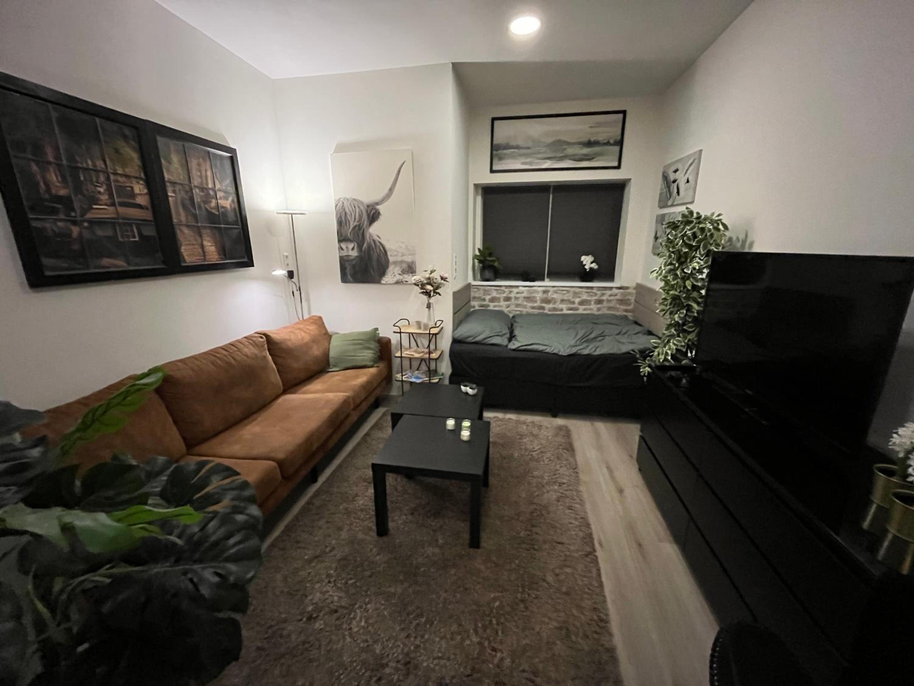 One-Bedroom Apartment - Photo 1