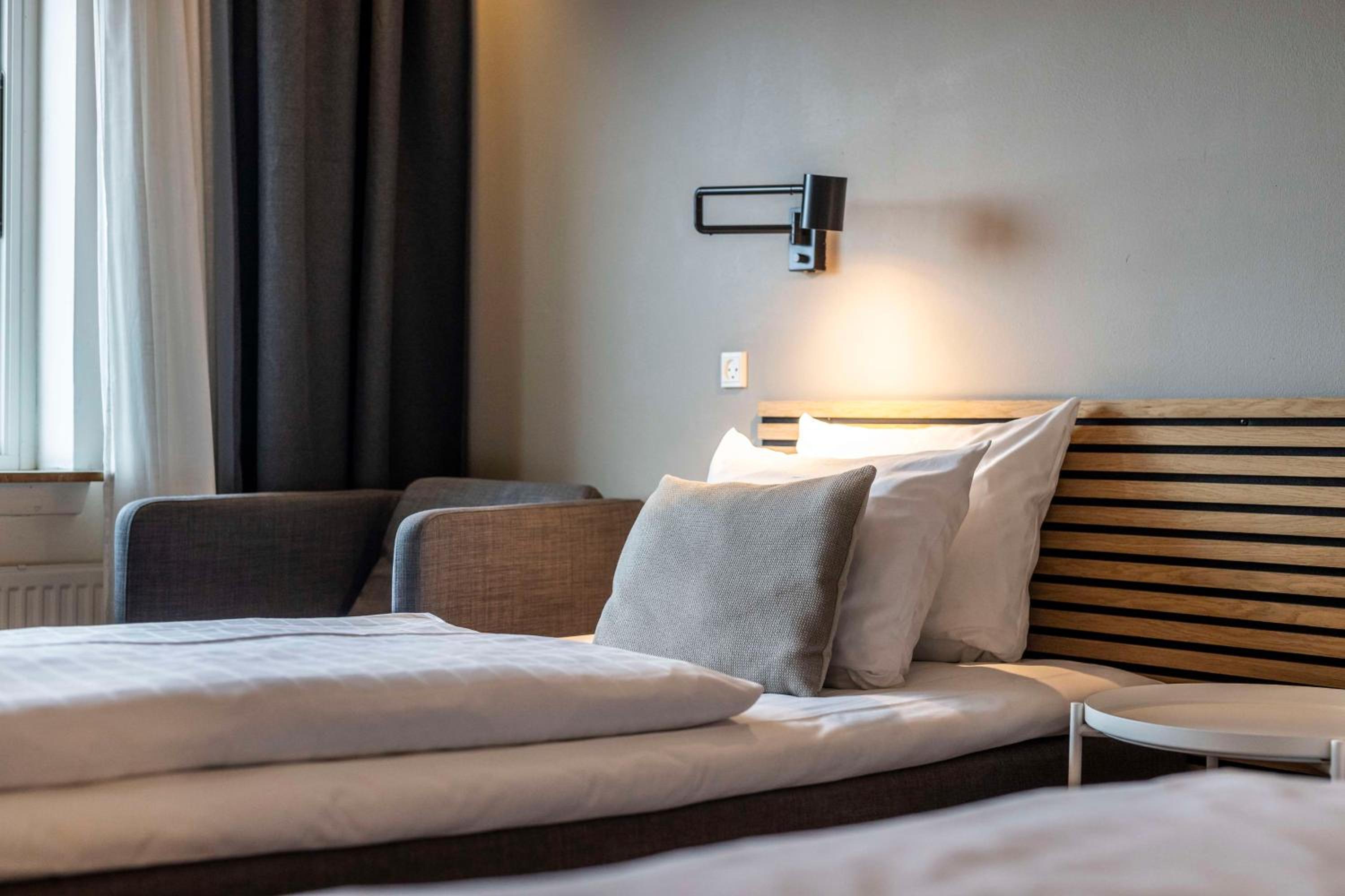 Standard Twin Room - Photo 7