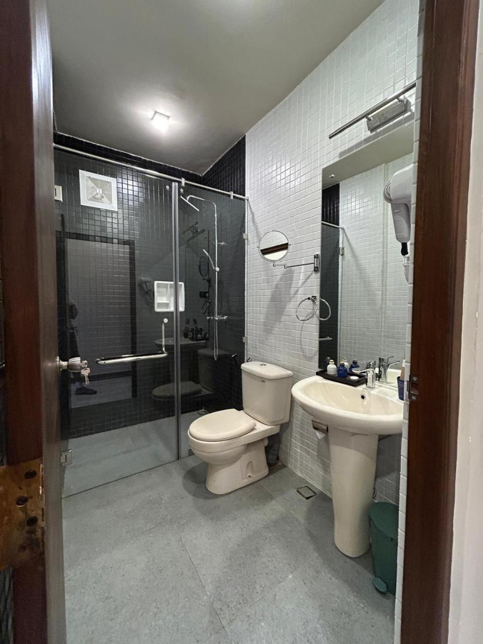 Standard Double Room - Photo 2