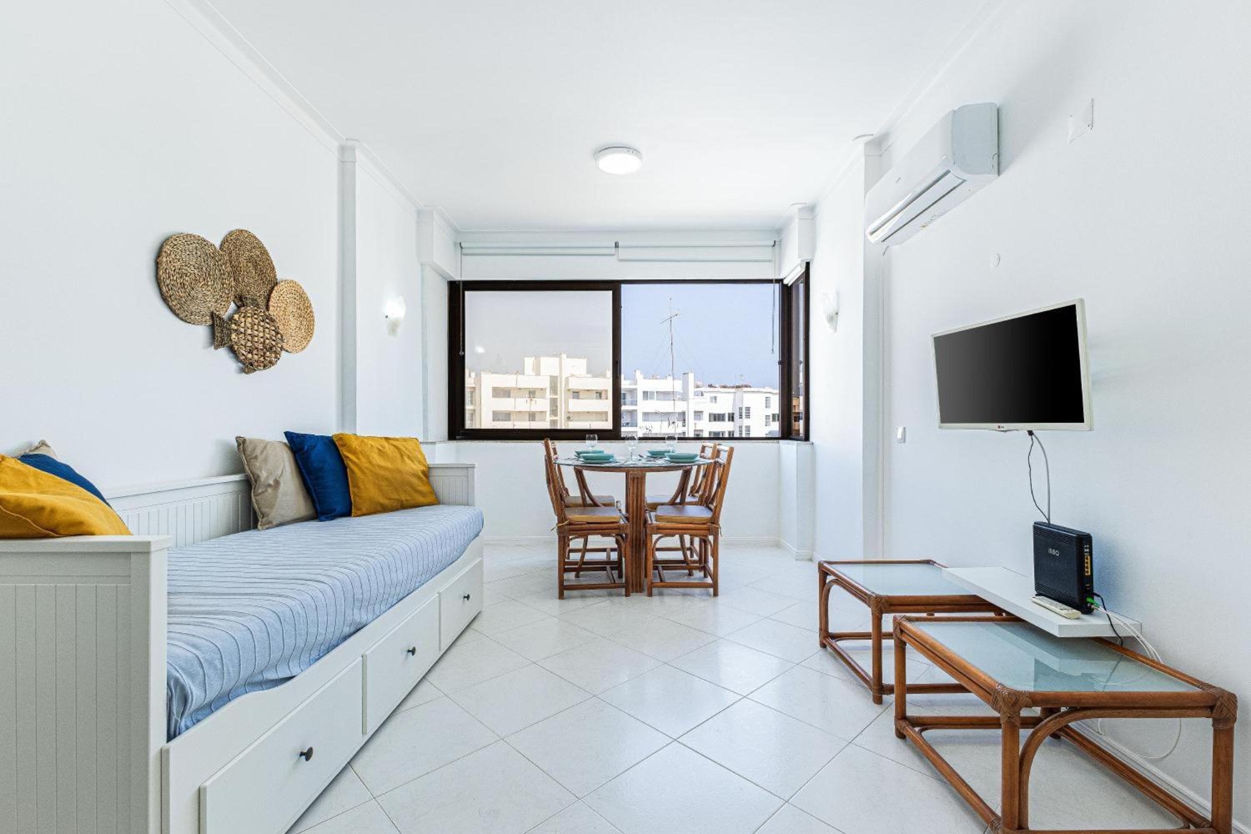Superior One-Bedroom Apartment