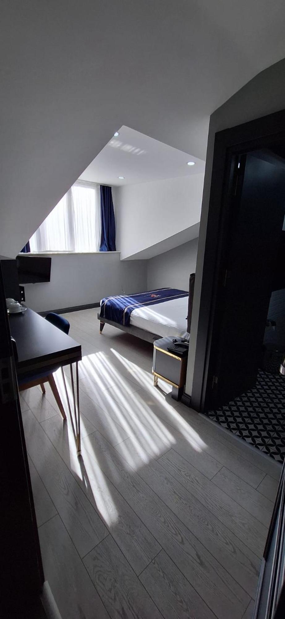 Standard Double Room with Courtyard View photo 2