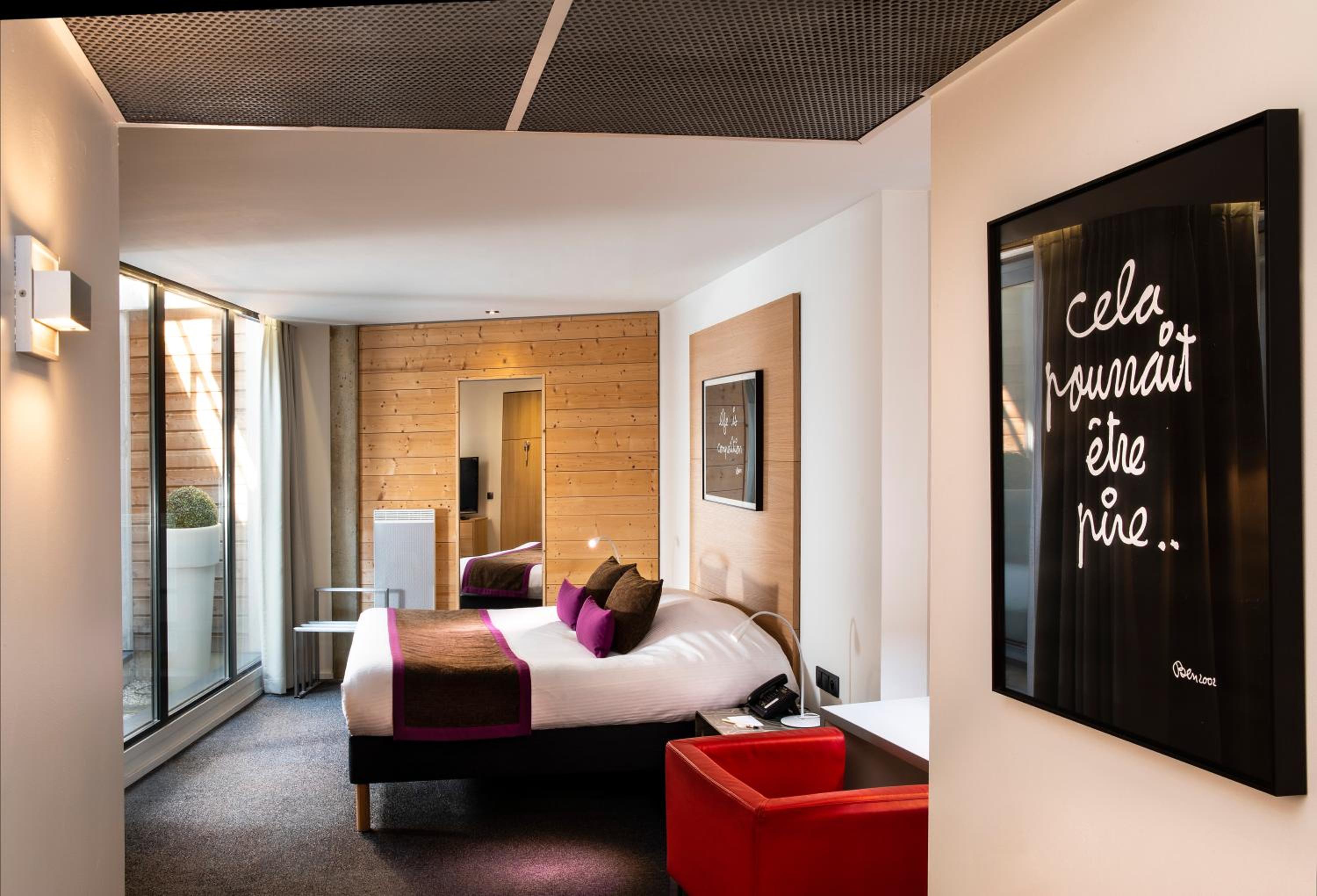 Suite - Photo 5