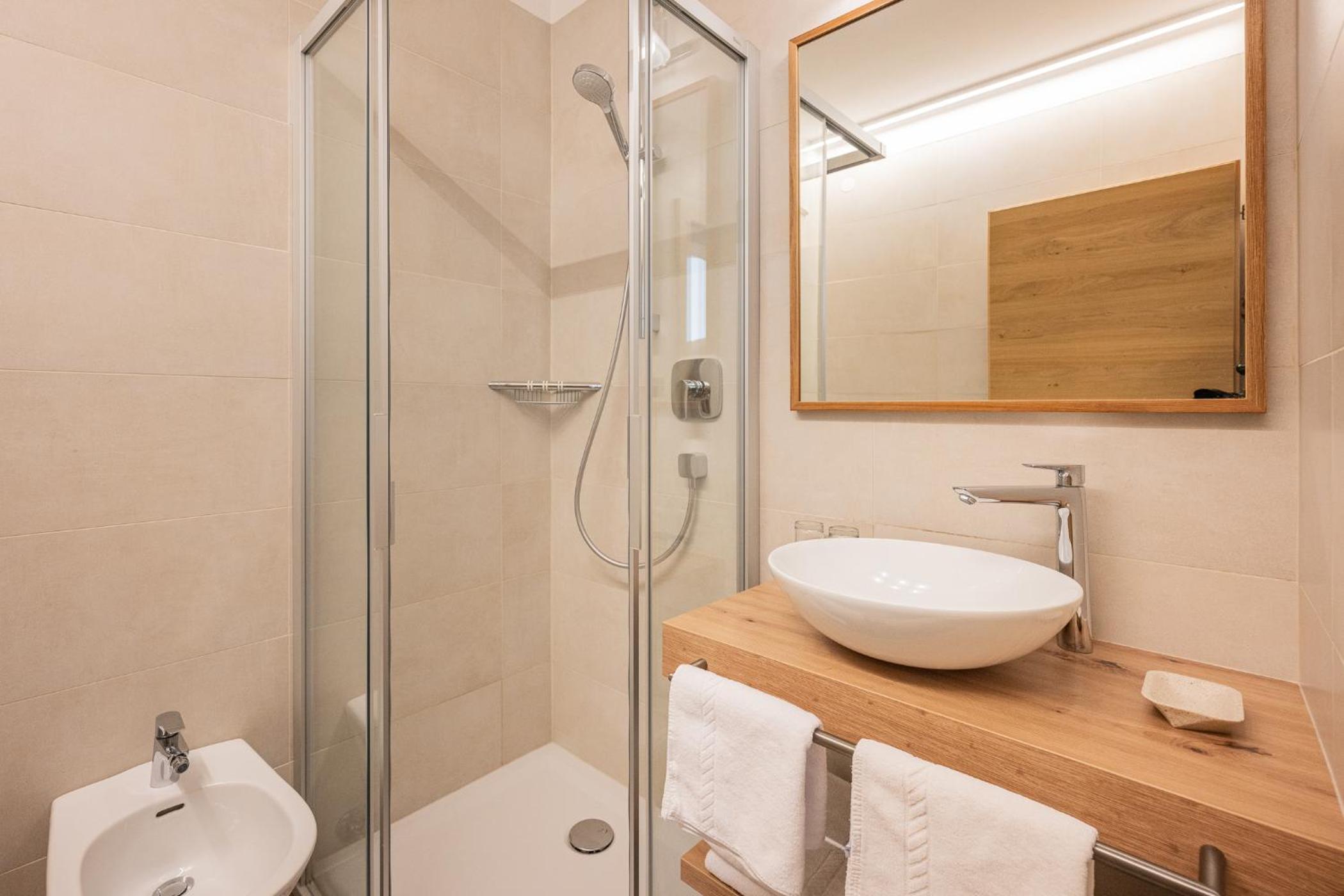 Double or Twin Room photo 3