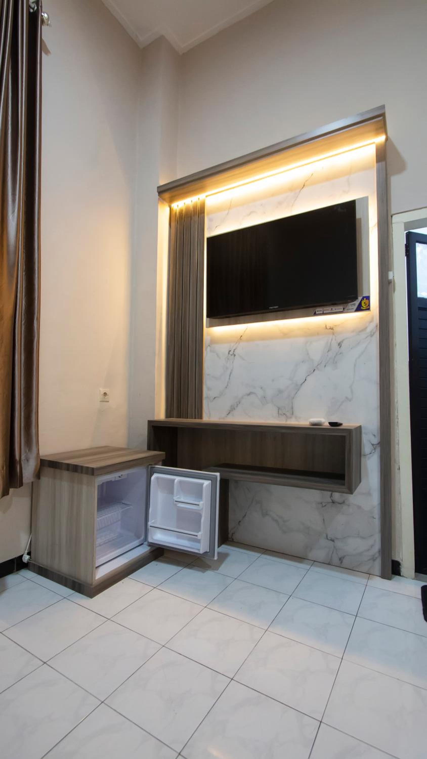 Single Room photo 3
