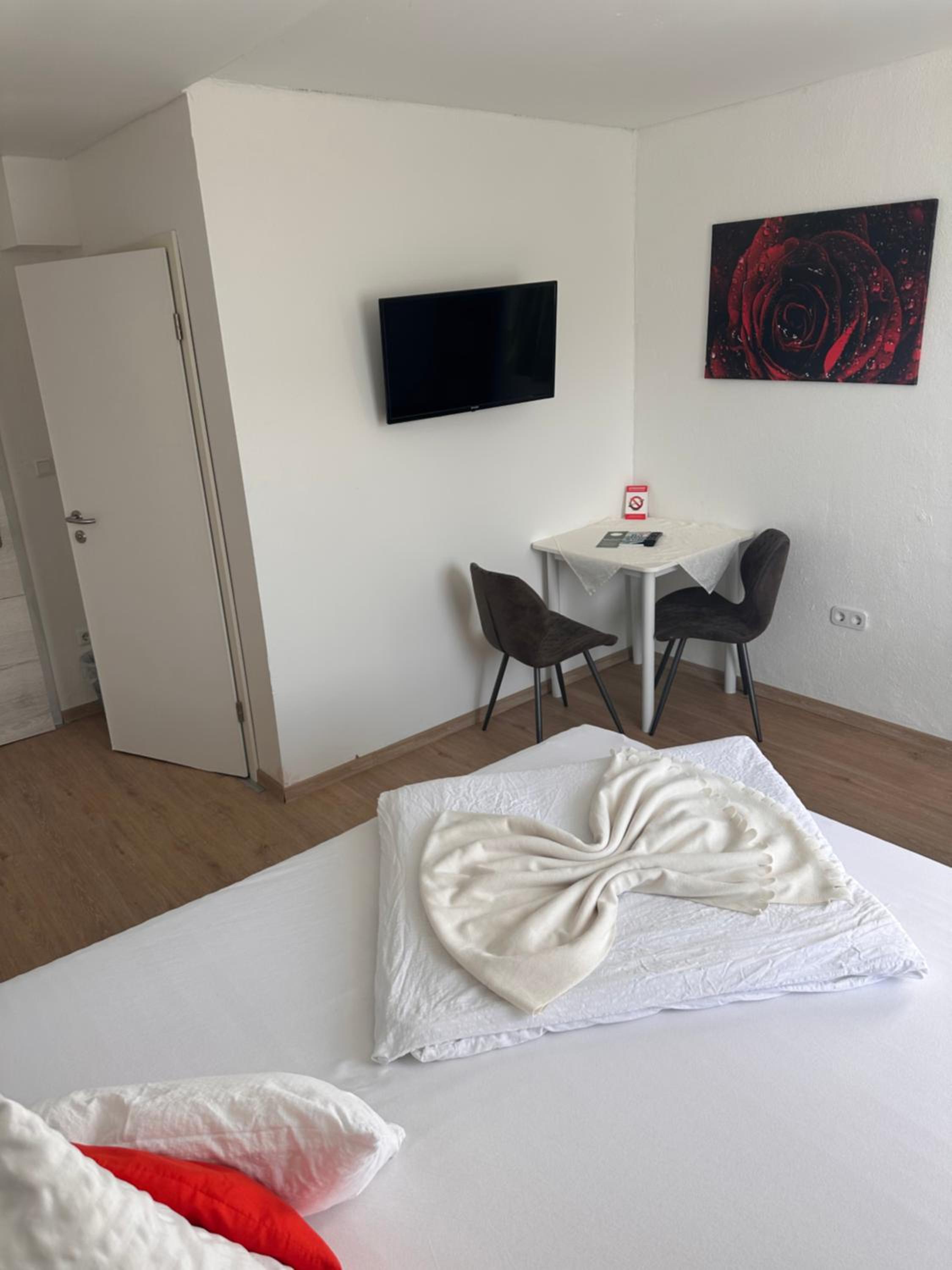 Standard Double Room - Photo 4