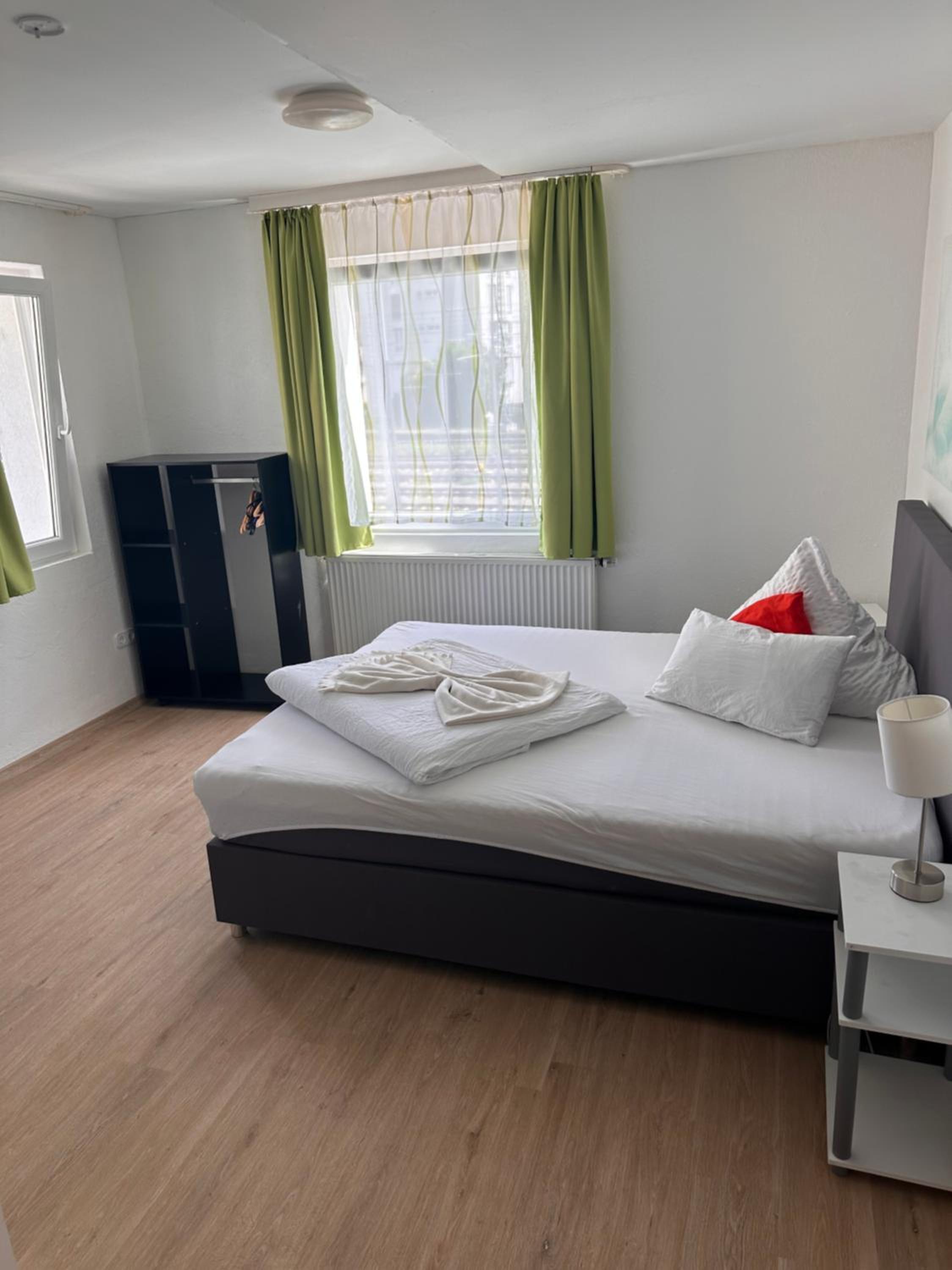 Standard Double Room - Photo 11