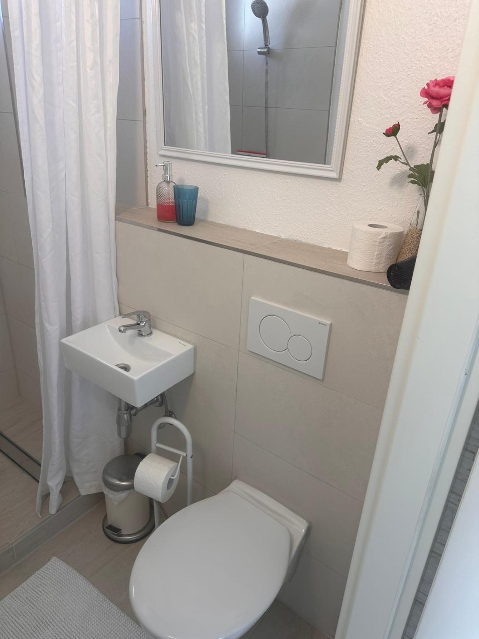 Standard Double Room - Photo 10