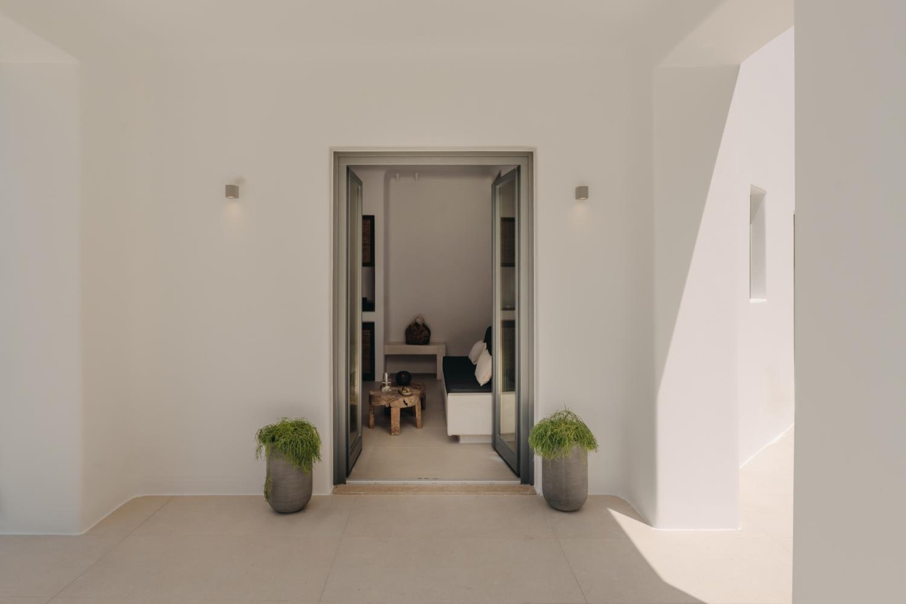 Deluxe Room with Sharing Pool and Sea View - Photo 10