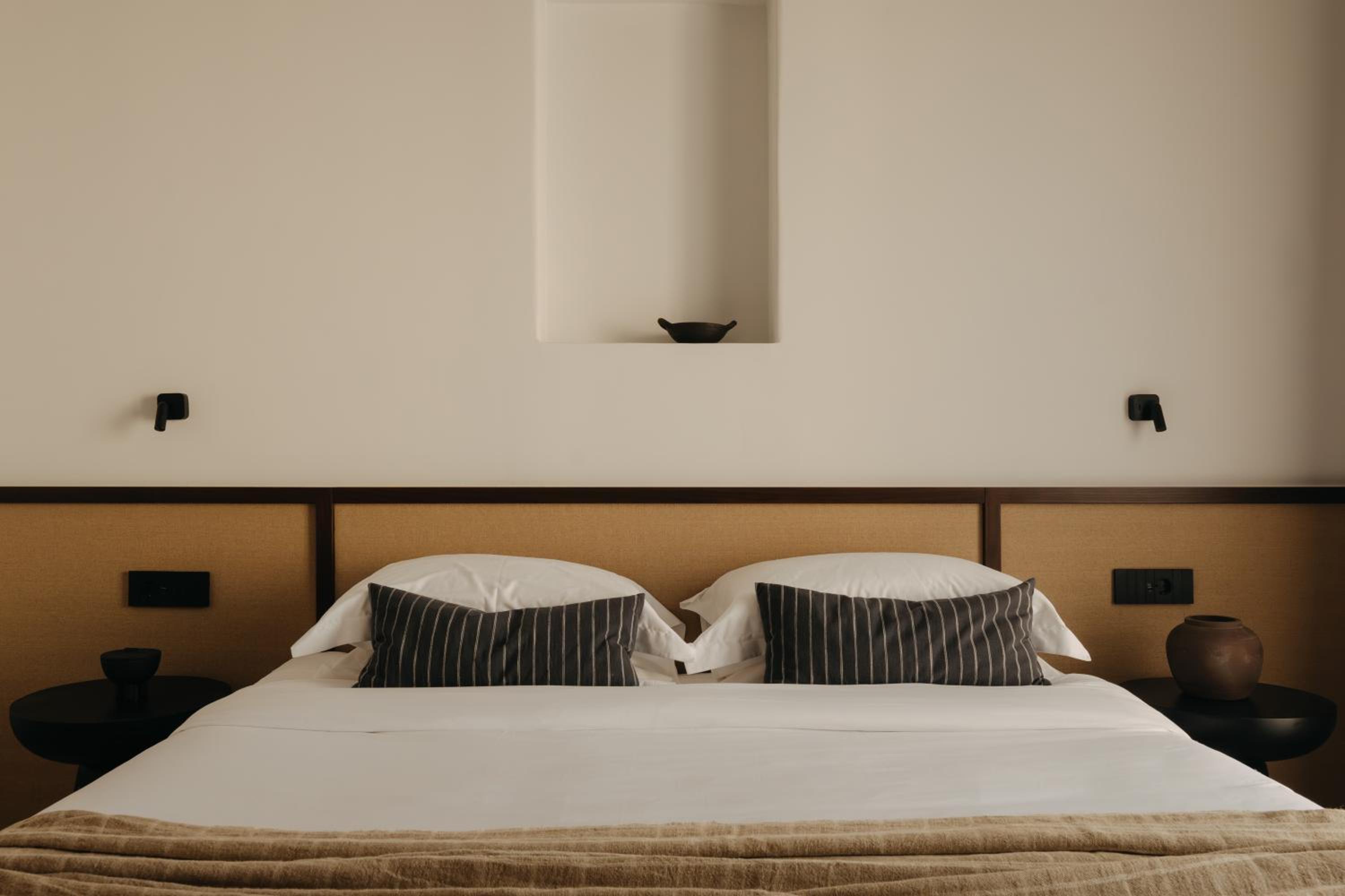 Deluxe Room with Sharing Pool and Sea View - Photo 8
